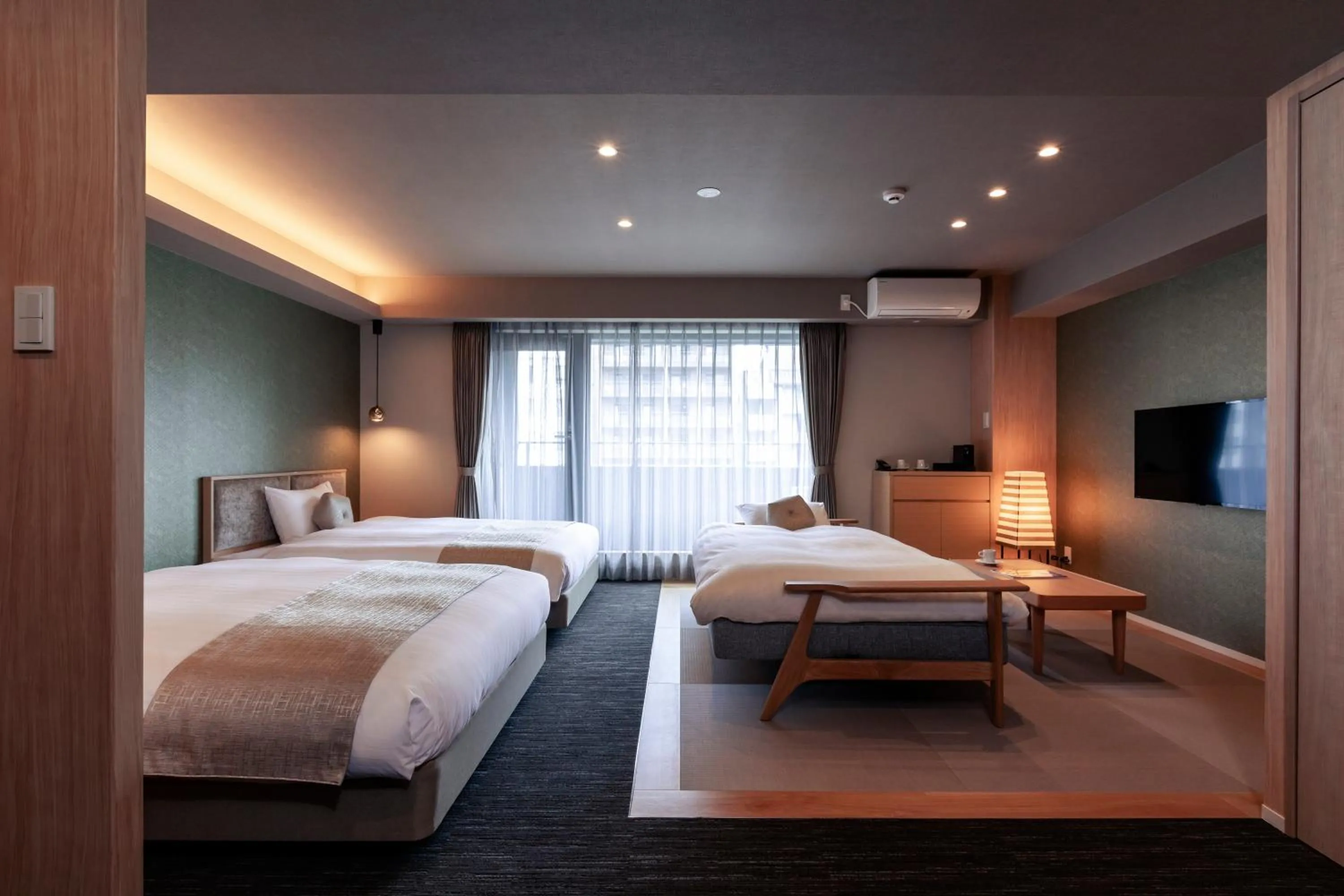 Photo of the whole room, Bed in Rinn Horikawa Gojo