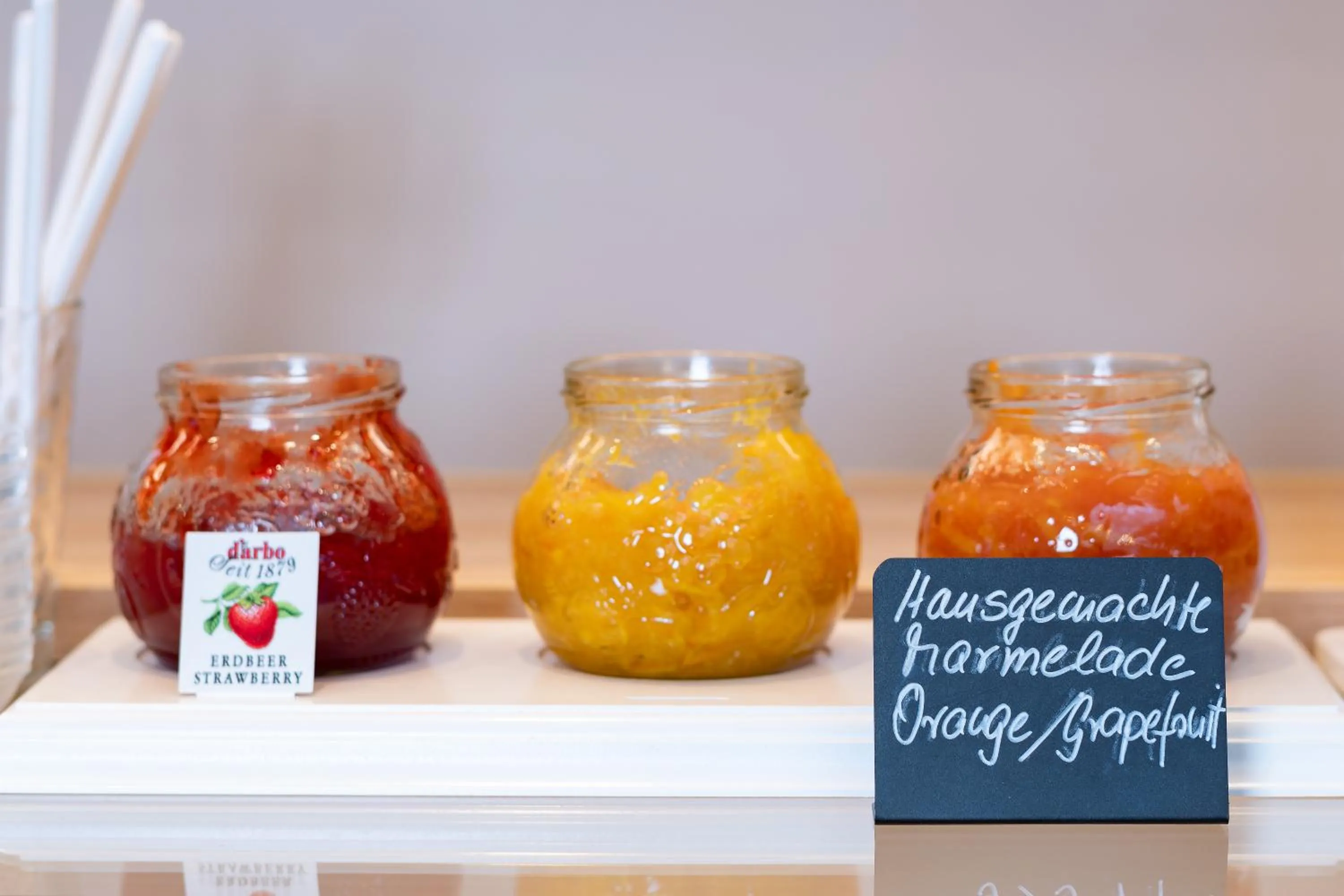 Restaurant/places to eat in Hotel Alpha