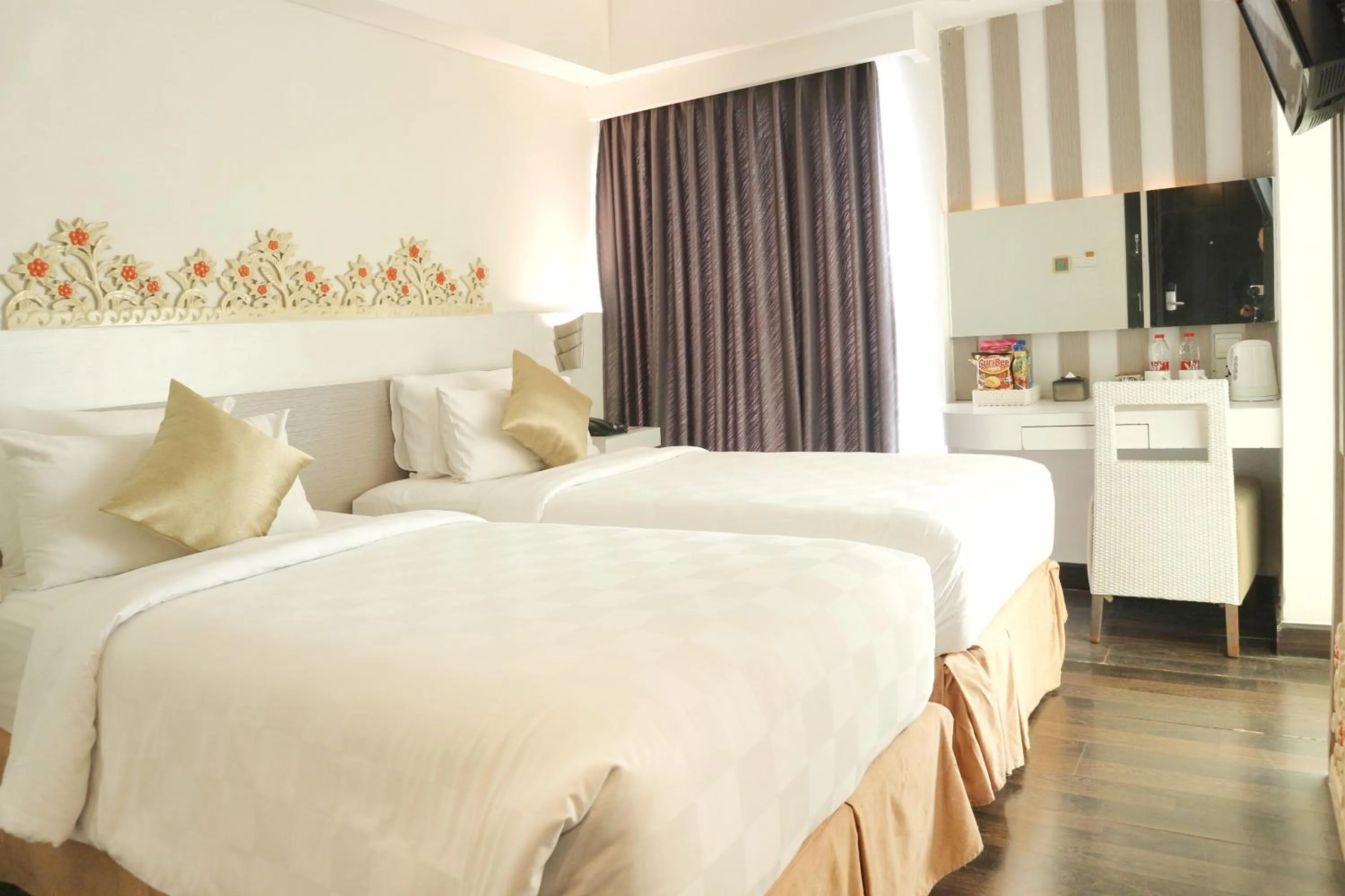 Bed in All Nite & Day Hotel Yogjakarta - Gejayan