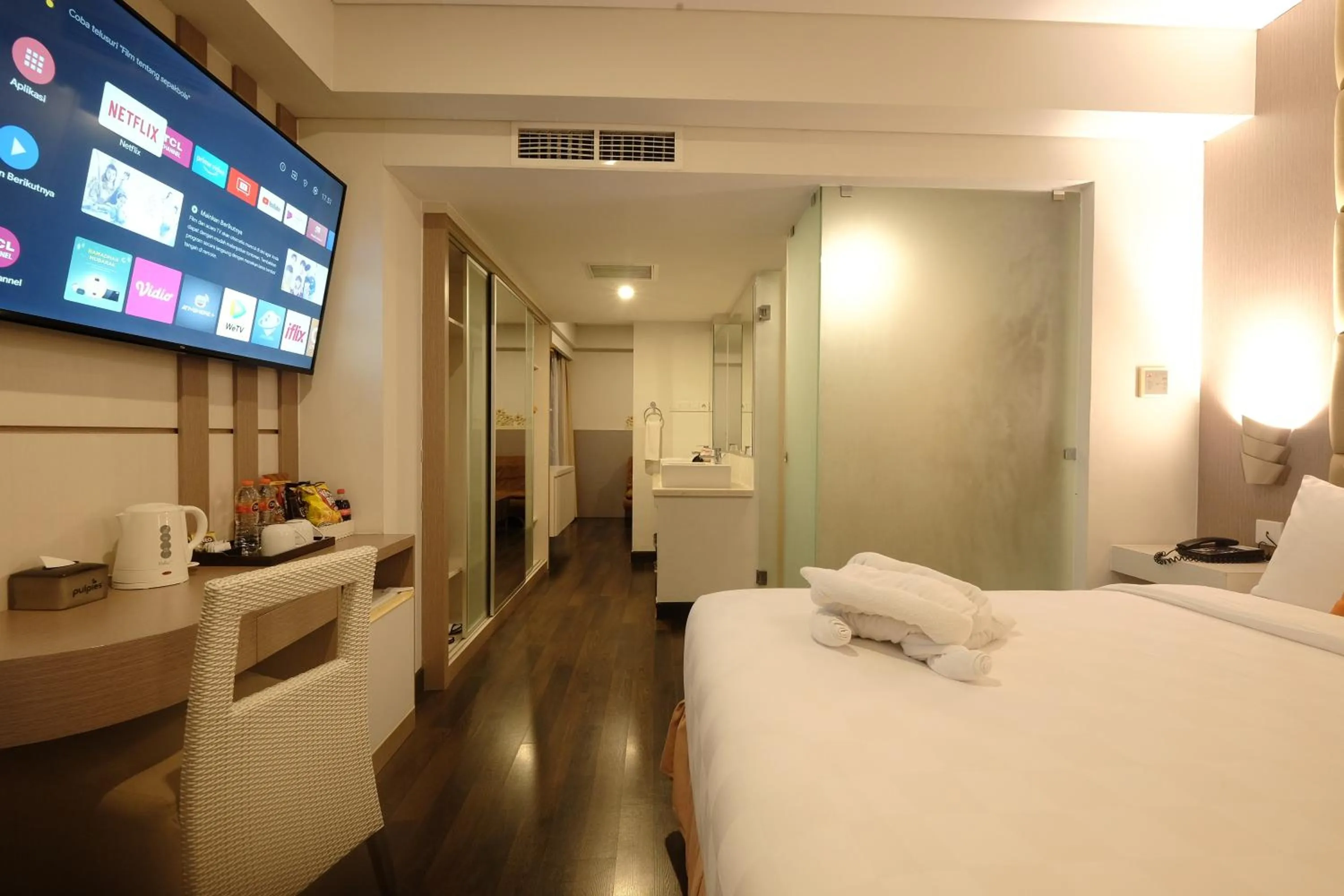 Bed in All Nite & Day Hotel Yogjakarta - Gejayan