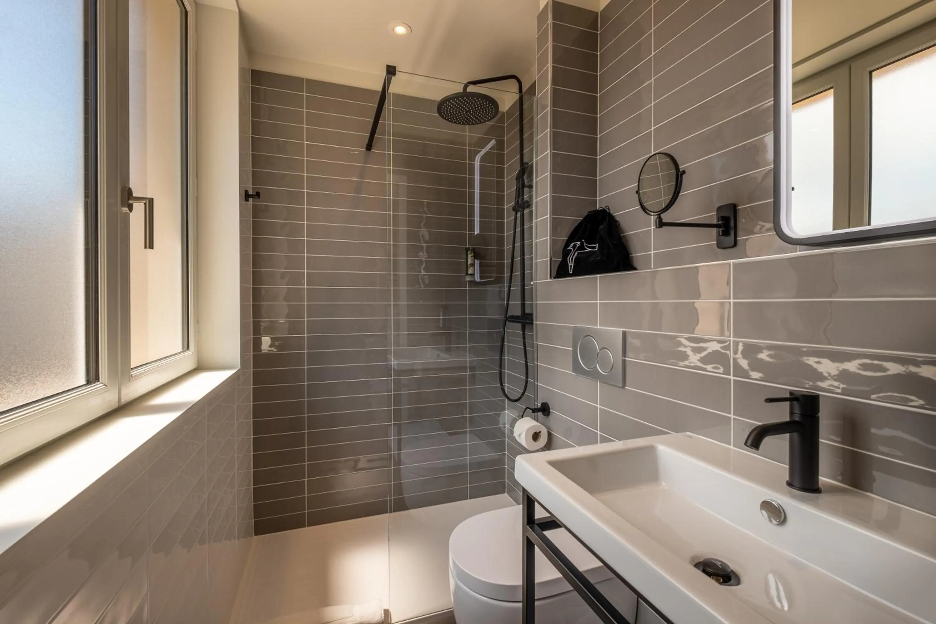 Bathroom in Ferdinand Hotel Tours