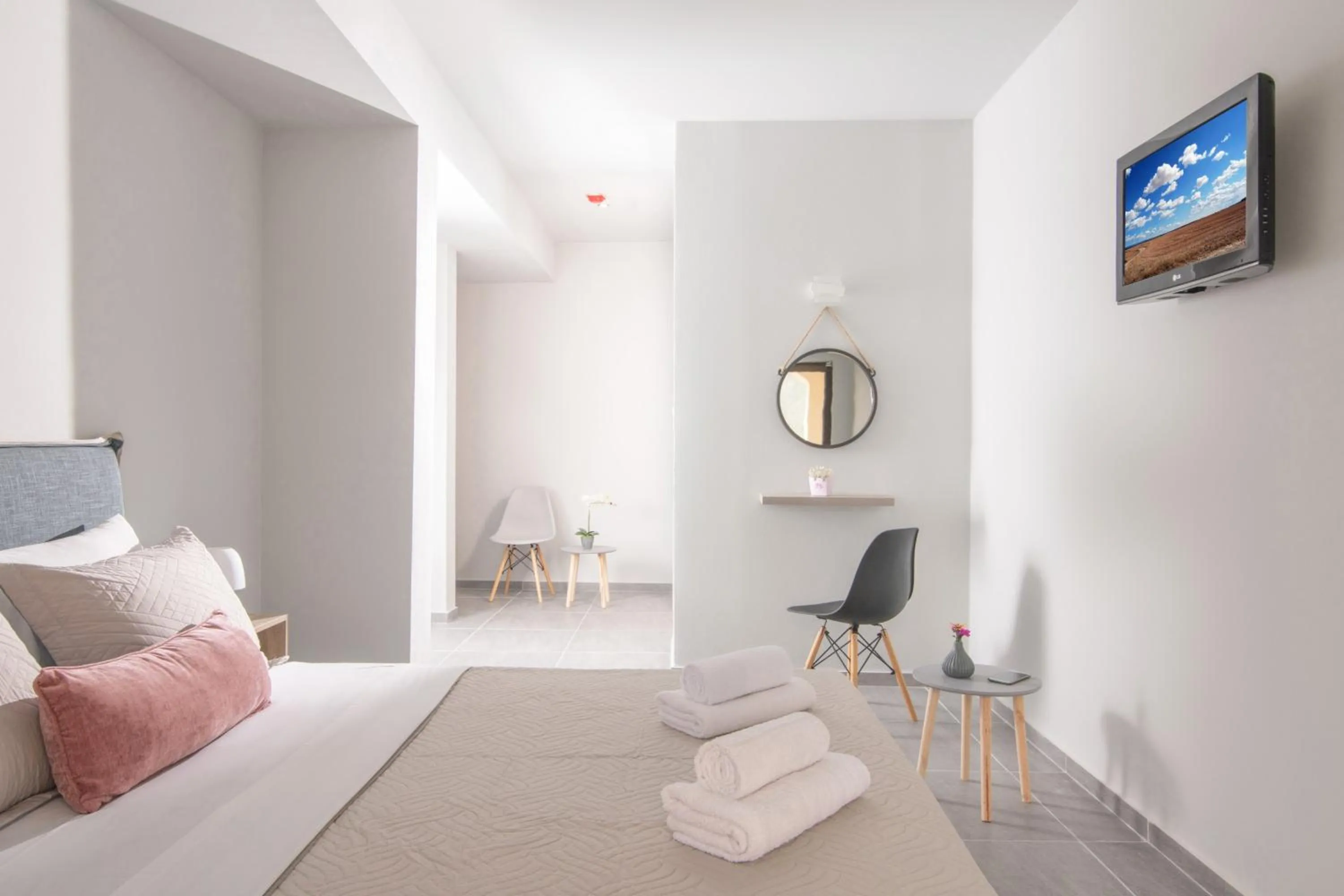 Photo of the whole room, Bed in Golden Sunlight Hotel by Estia