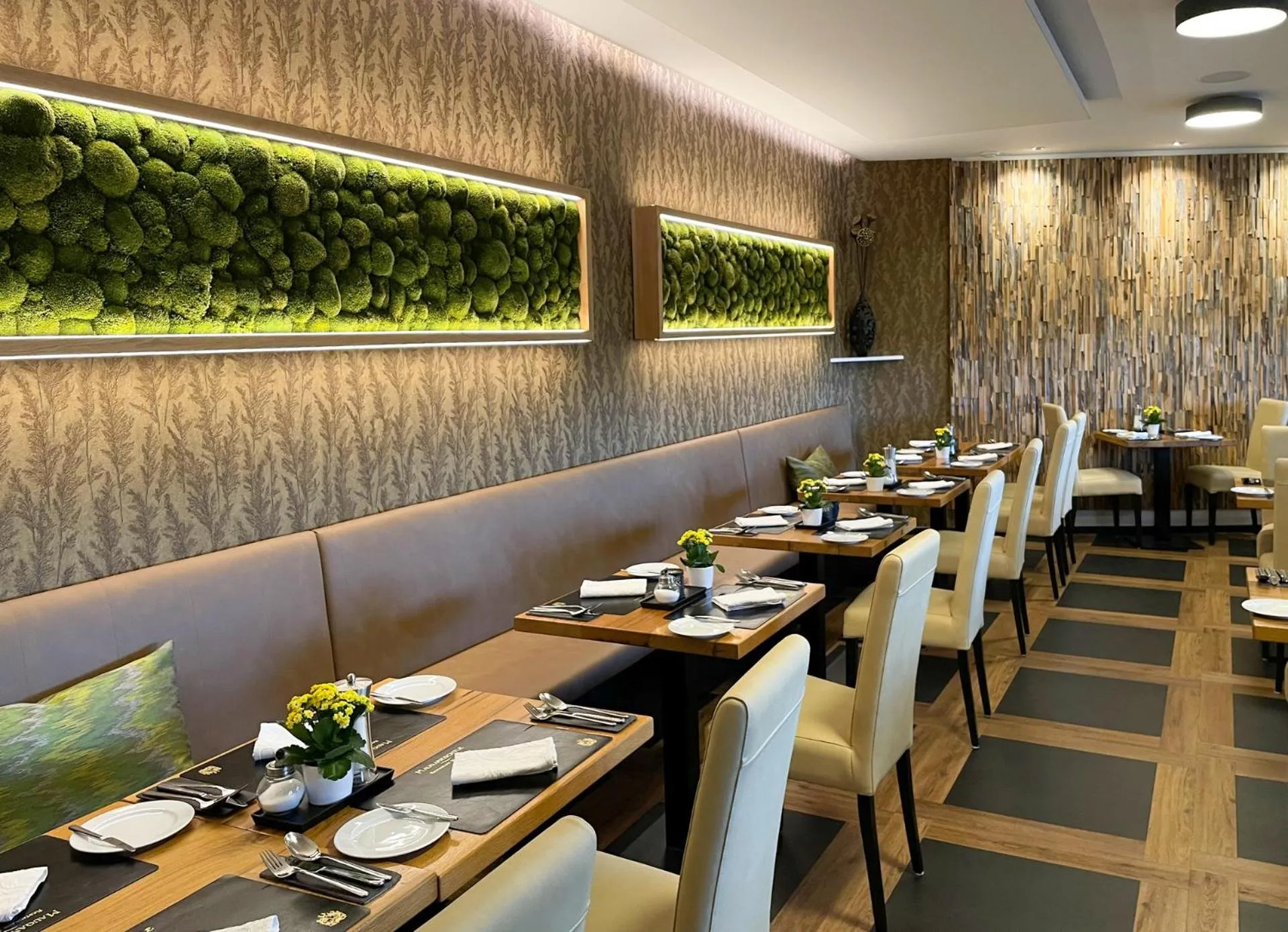 Restaurant/places to eat in Hotel Am Schloss *** Superior