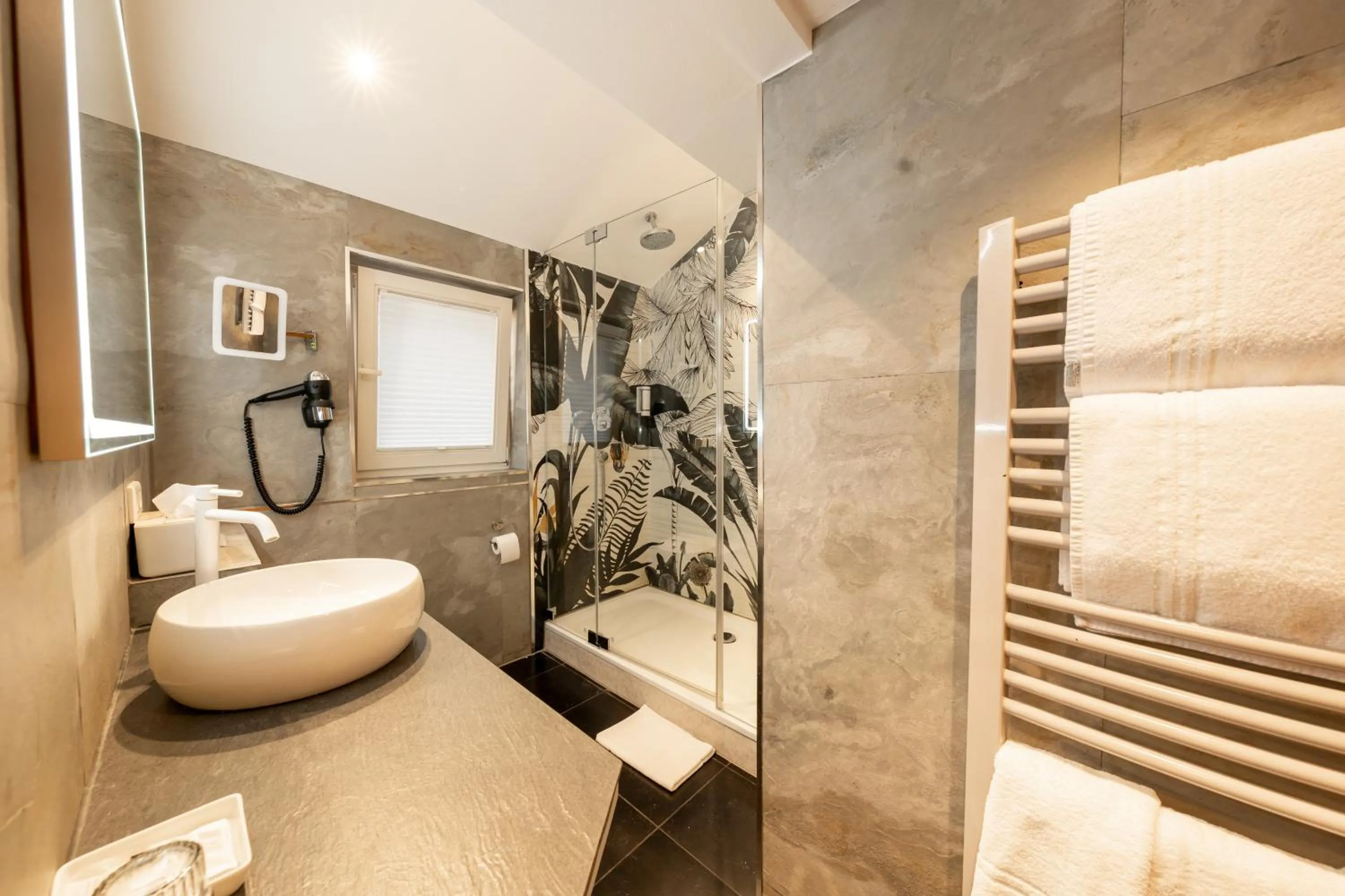 Shower in Hotel Am Schloss *** Superior