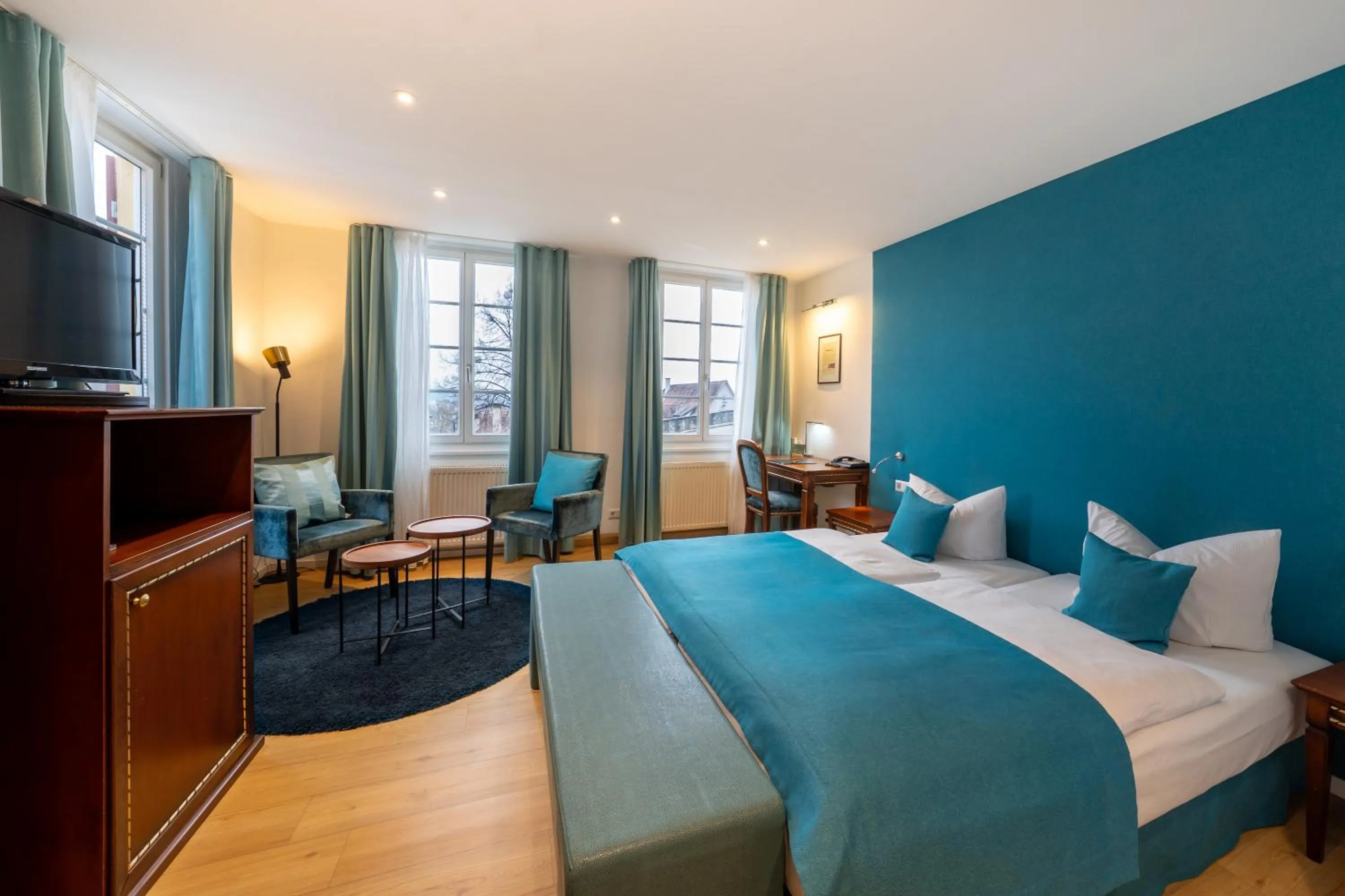 Photo of the whole room, Bed in Hotel Am Schloss *** Superior