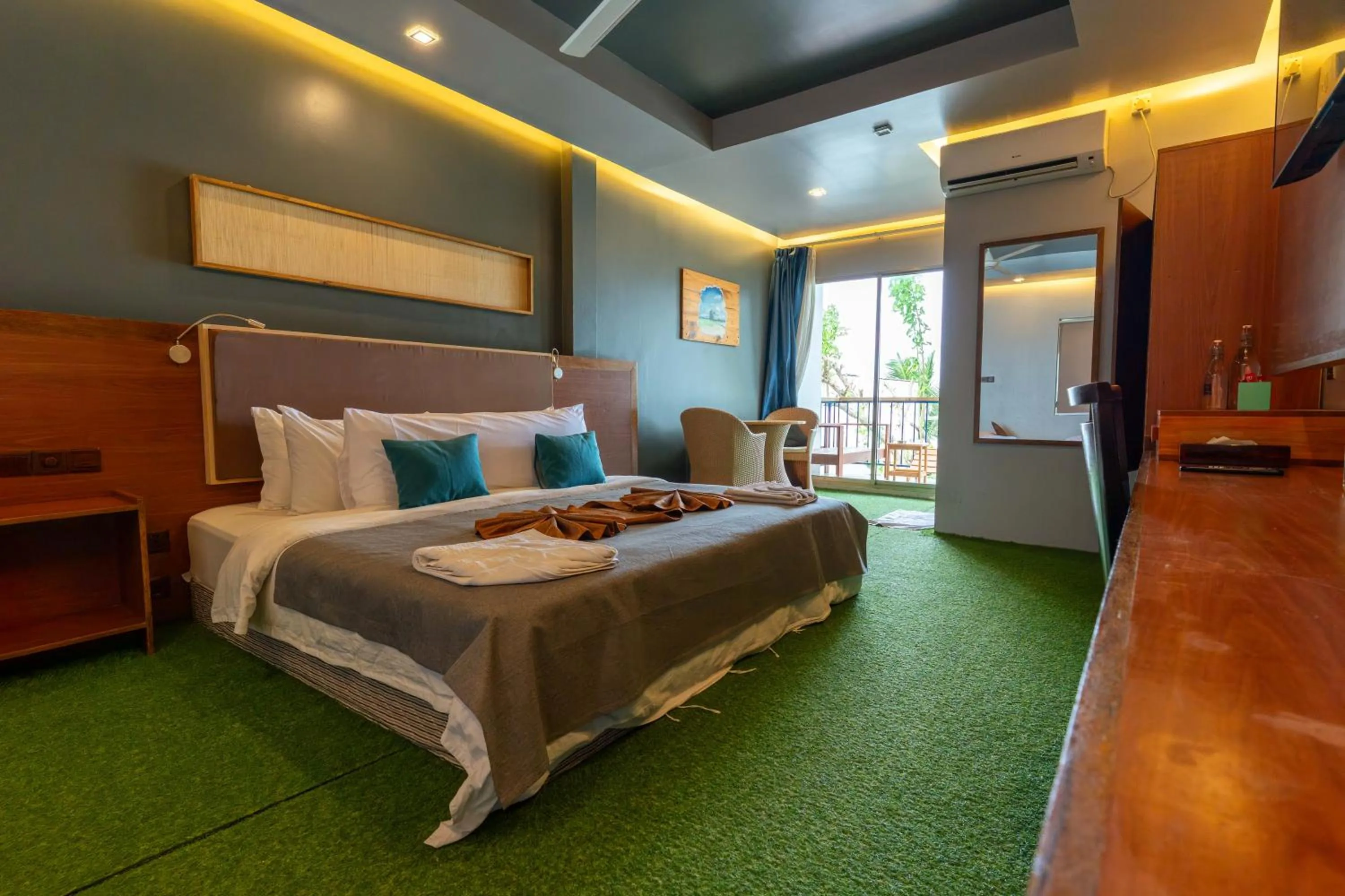 Bed in Maamadi Boutique