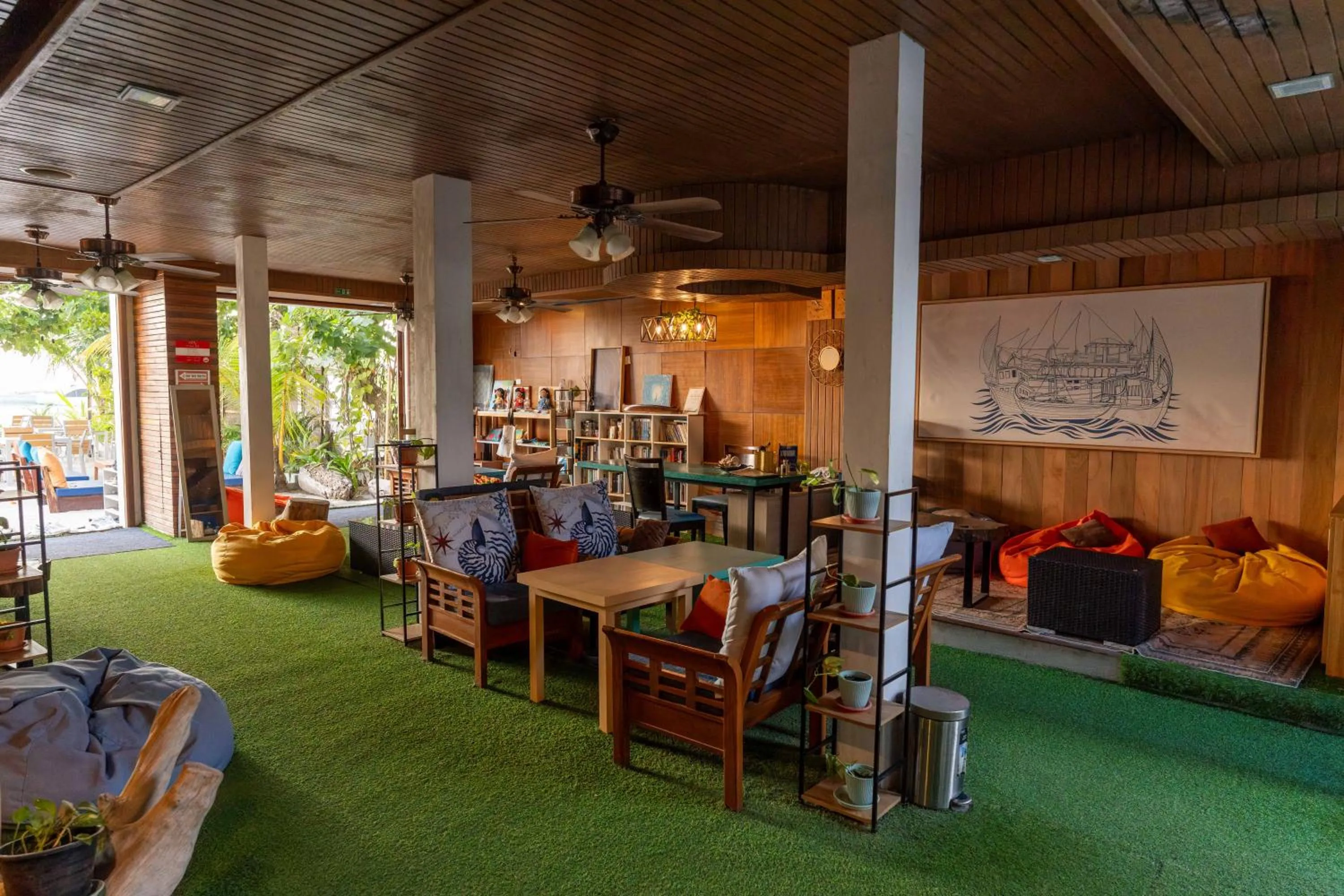 Internal: Not applicable to any particular room in Maamadi Boutique