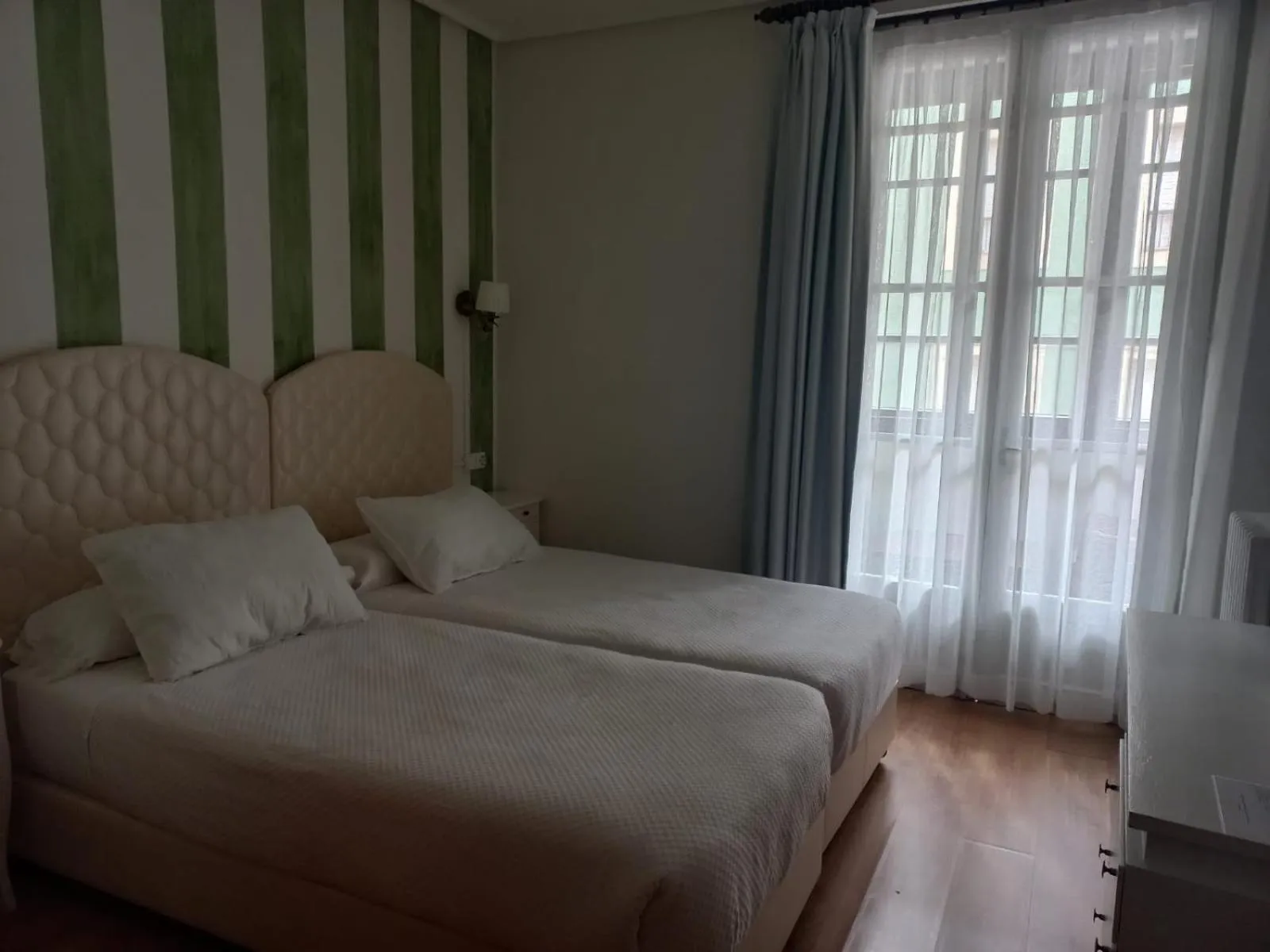 Photo of the whole room in Marina