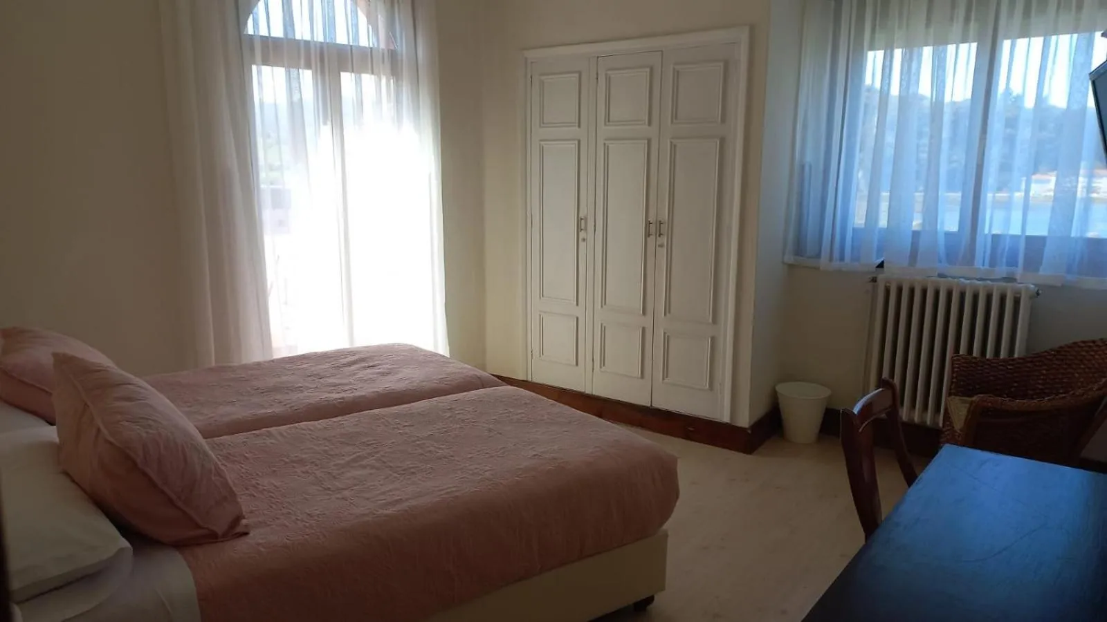 Photo of the whole room in Marina