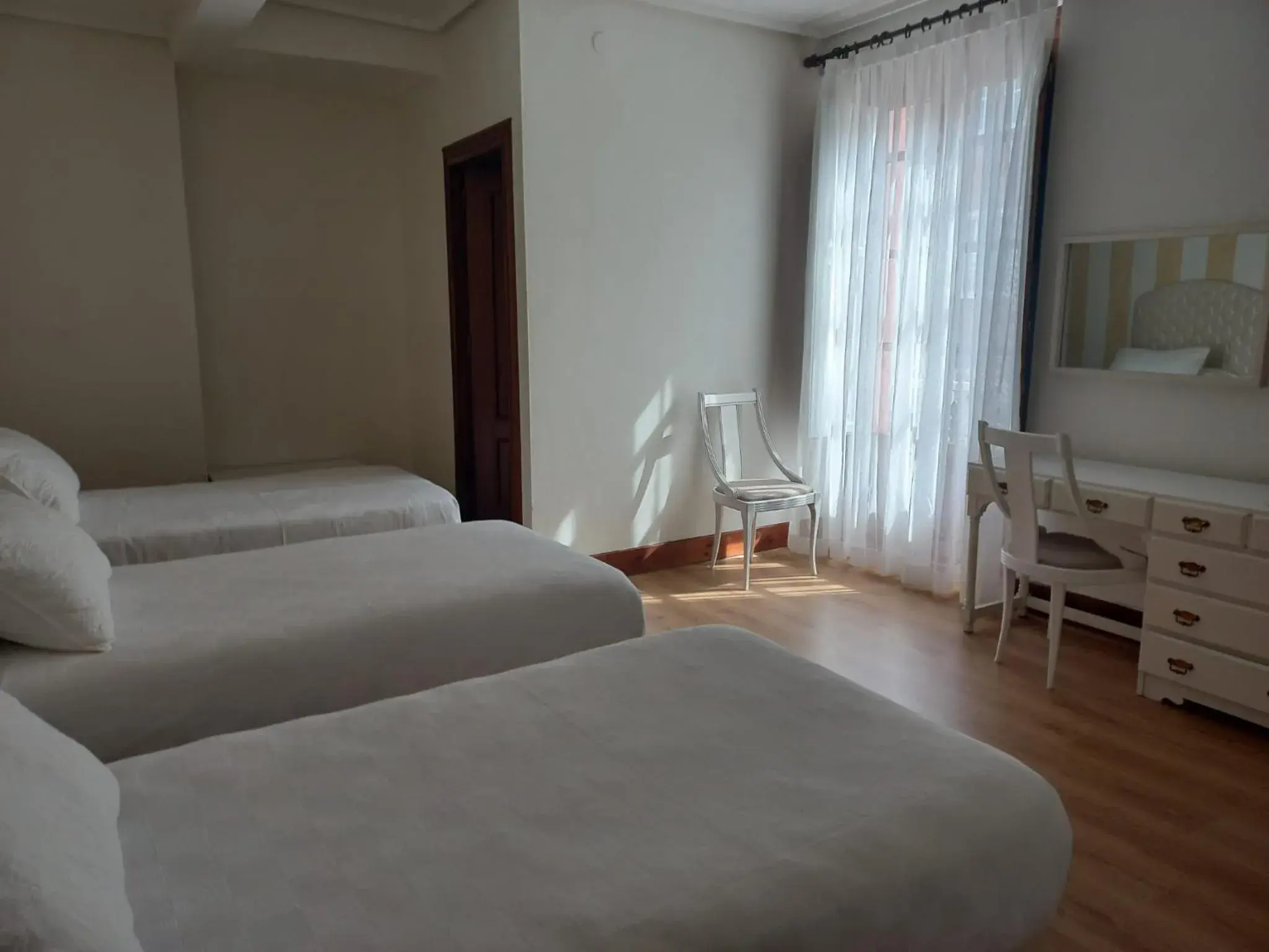 Double Room with Extra Bed (3 Adults) in Marina Double Room with Extra Bed (3 Adults) in Marina