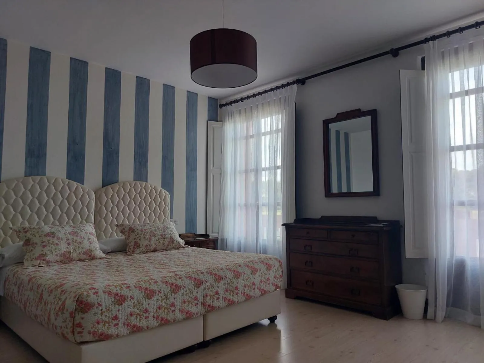 Photo of the whole room in Marina