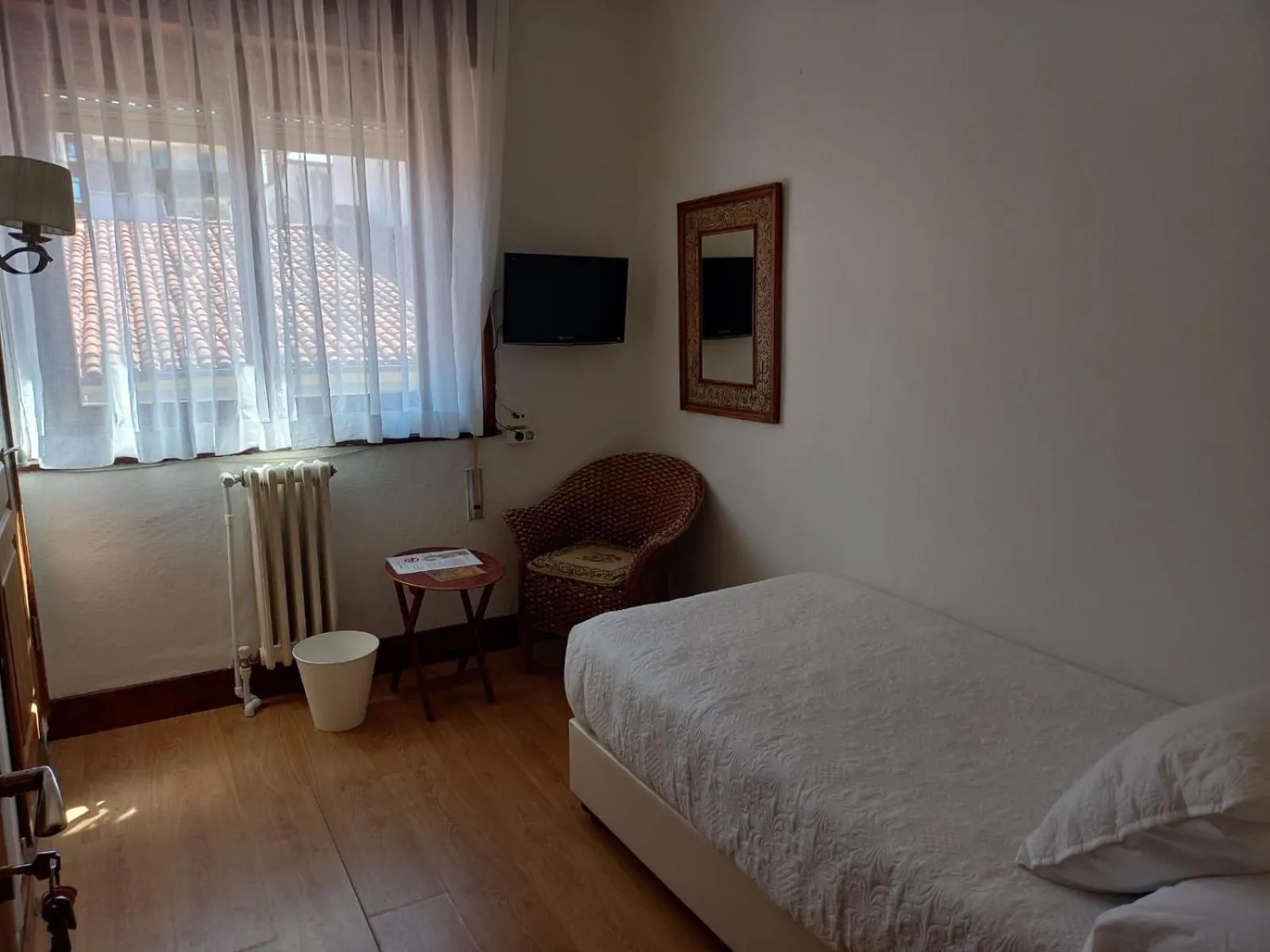 Photo of the whole room in Marina