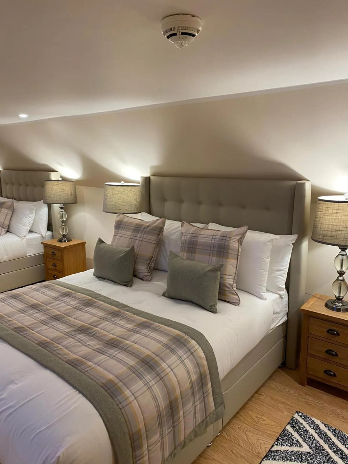 Bedroom, Bed in Waverley Inn Holiday Apartments