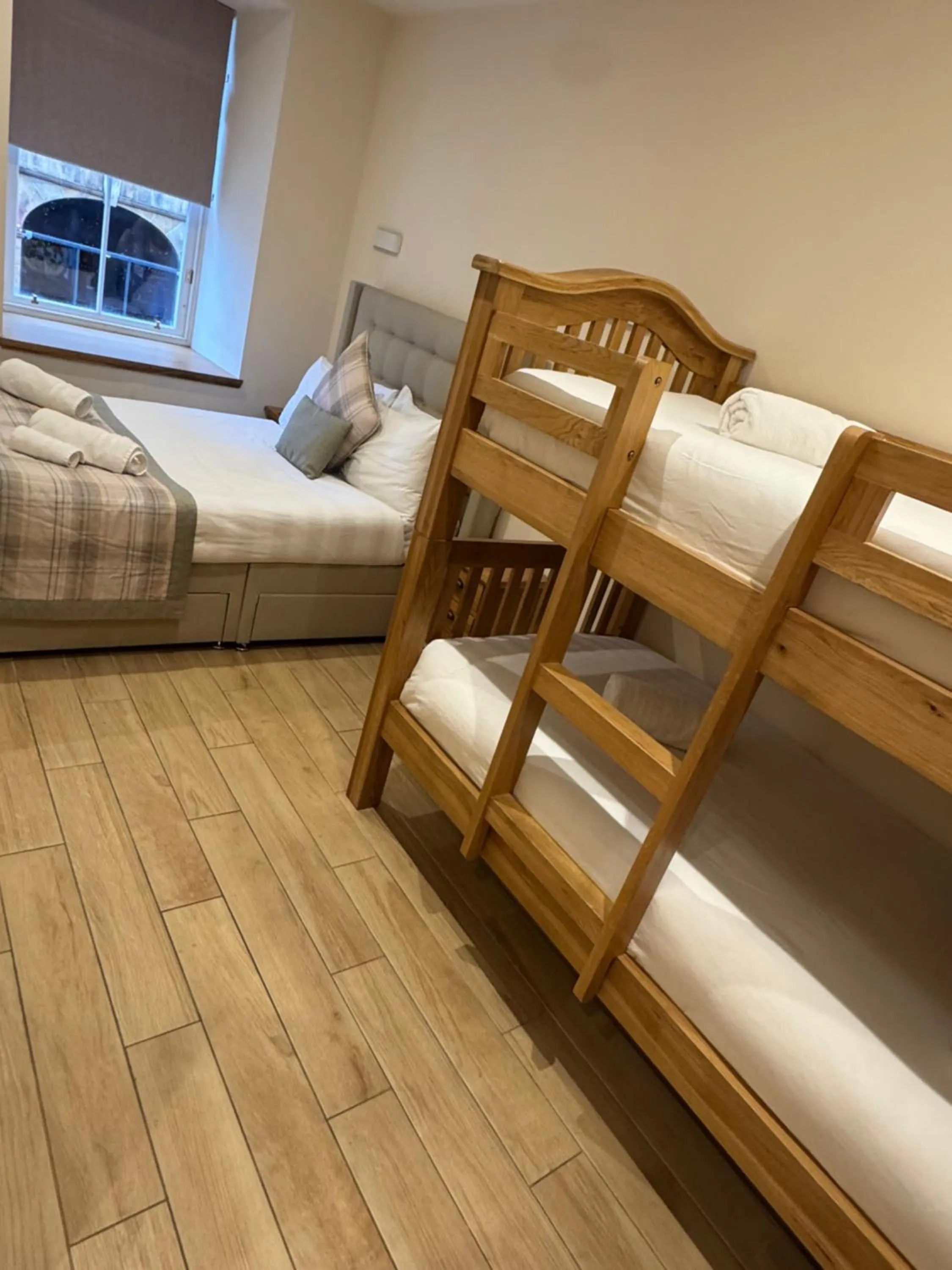 Bed in Waverley Inn Holiday Apartments