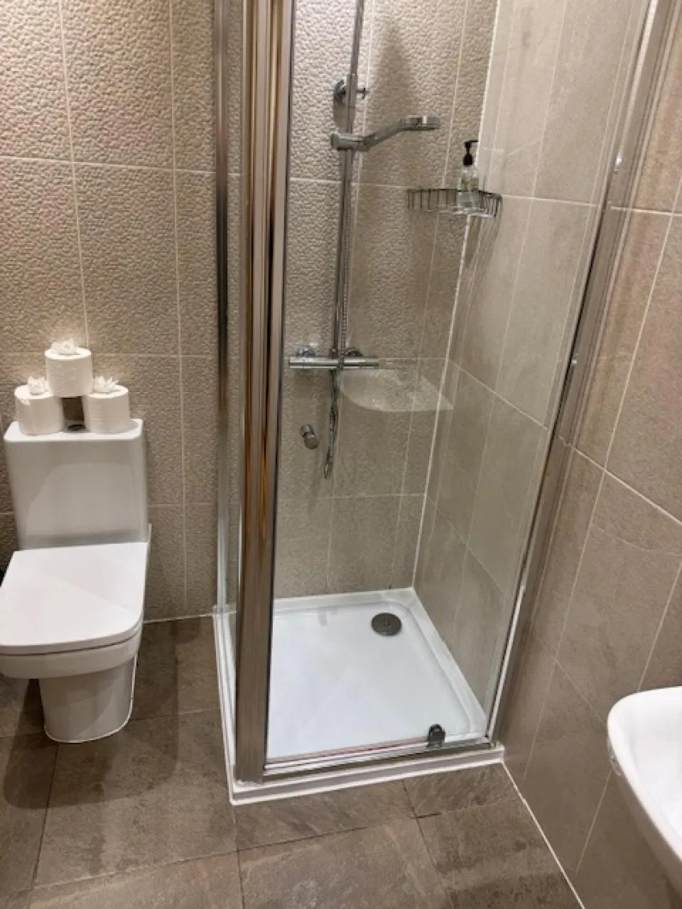 Bathroom in Waverley Inn Holiday Apartments