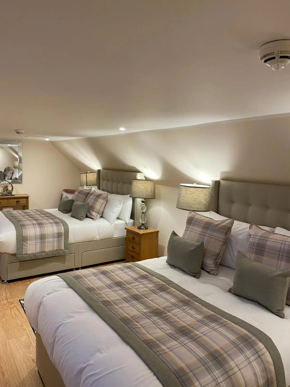 Bedroom, Bed in Waverley Inn Holiday Apartments