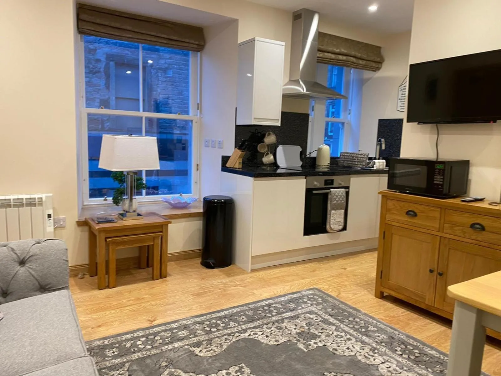 Kitchen or kitchenette in Waverley Inn Holiday Apartments