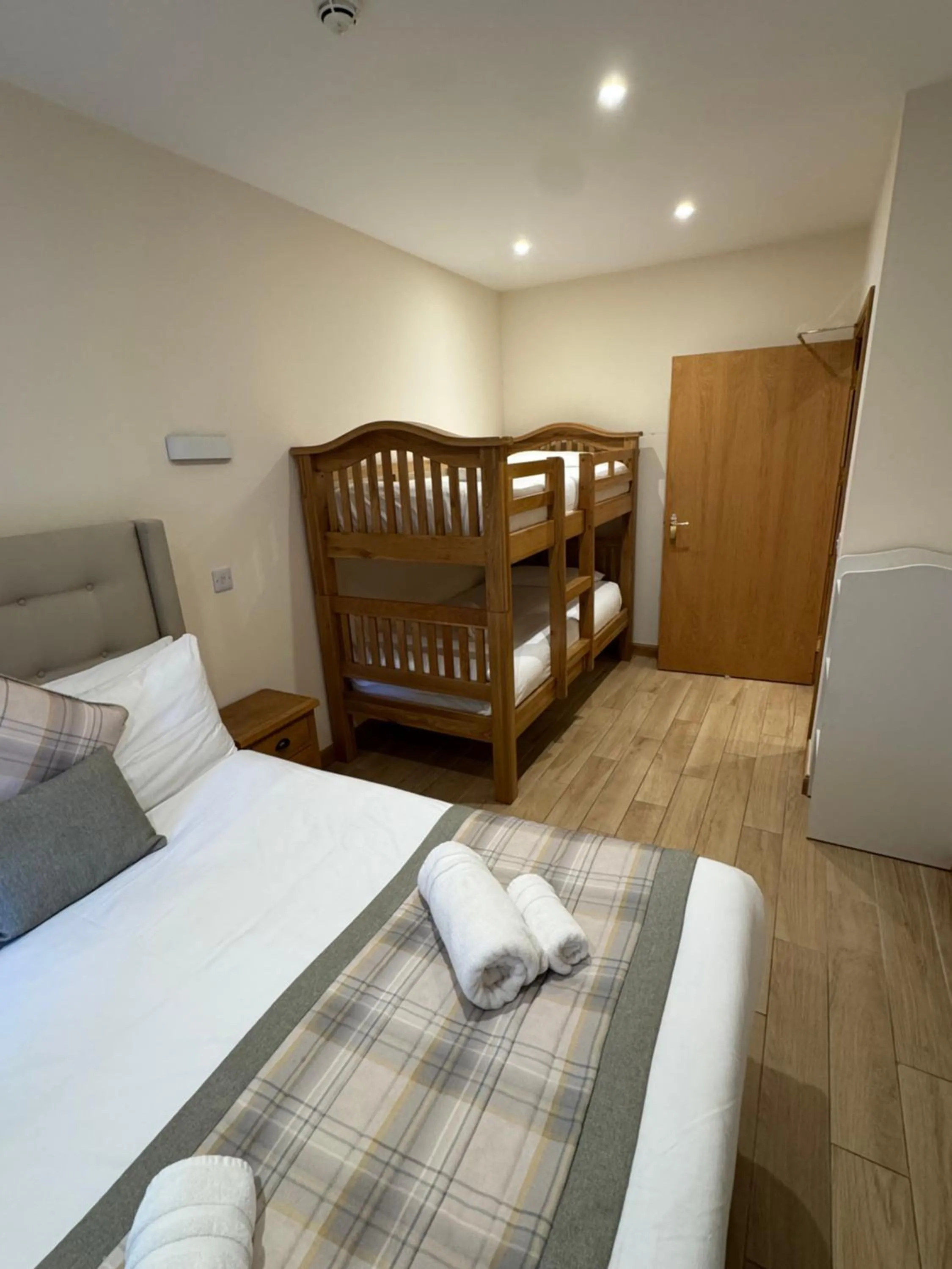 Bed in Waverley Inn Holiday Apartments