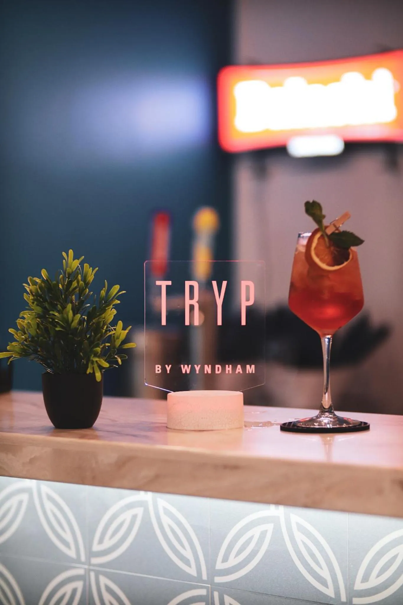 Lounge or bar in TRYP by Wyndham Aruba
