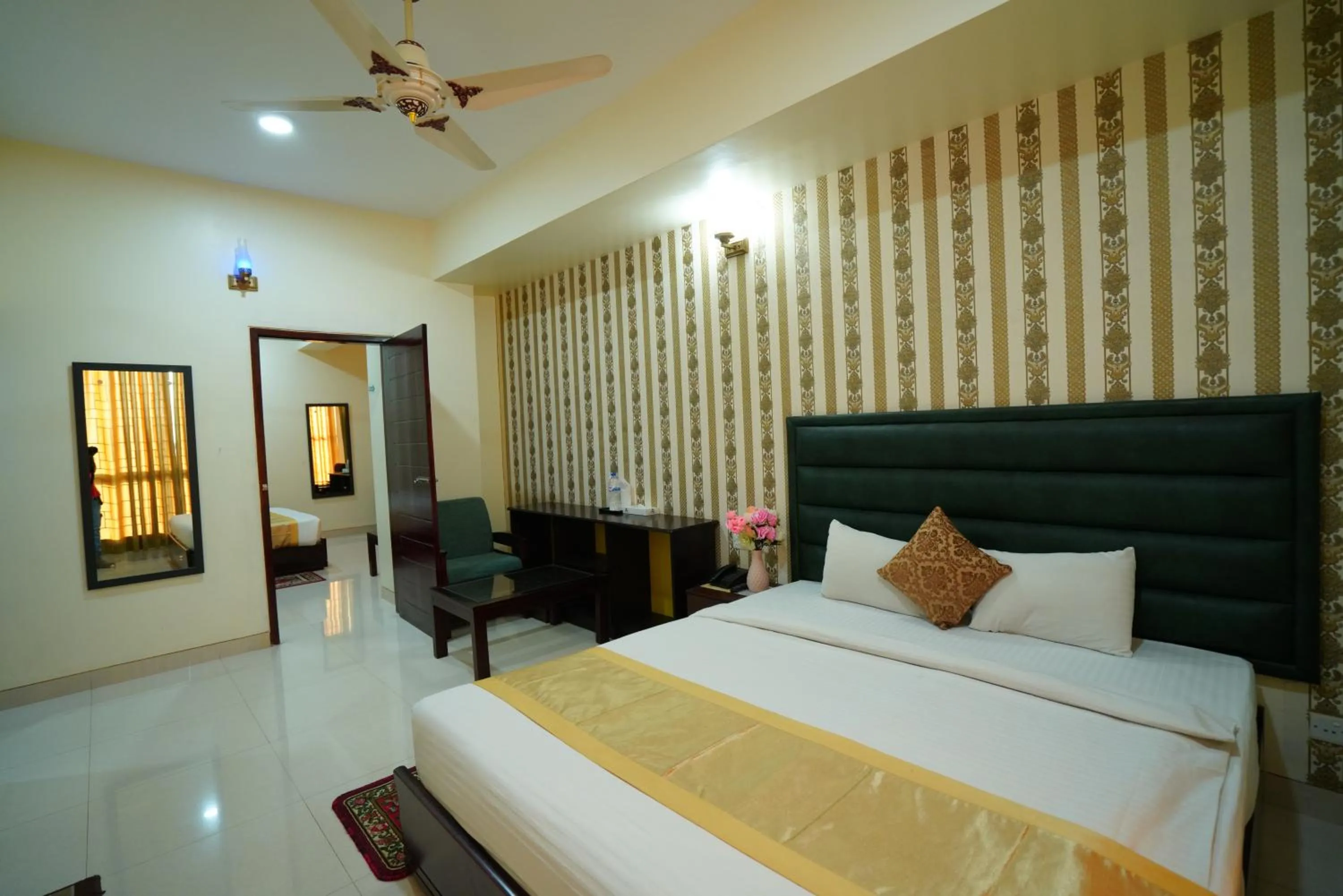 Bed in Grand Mostafa Hotel Ababil