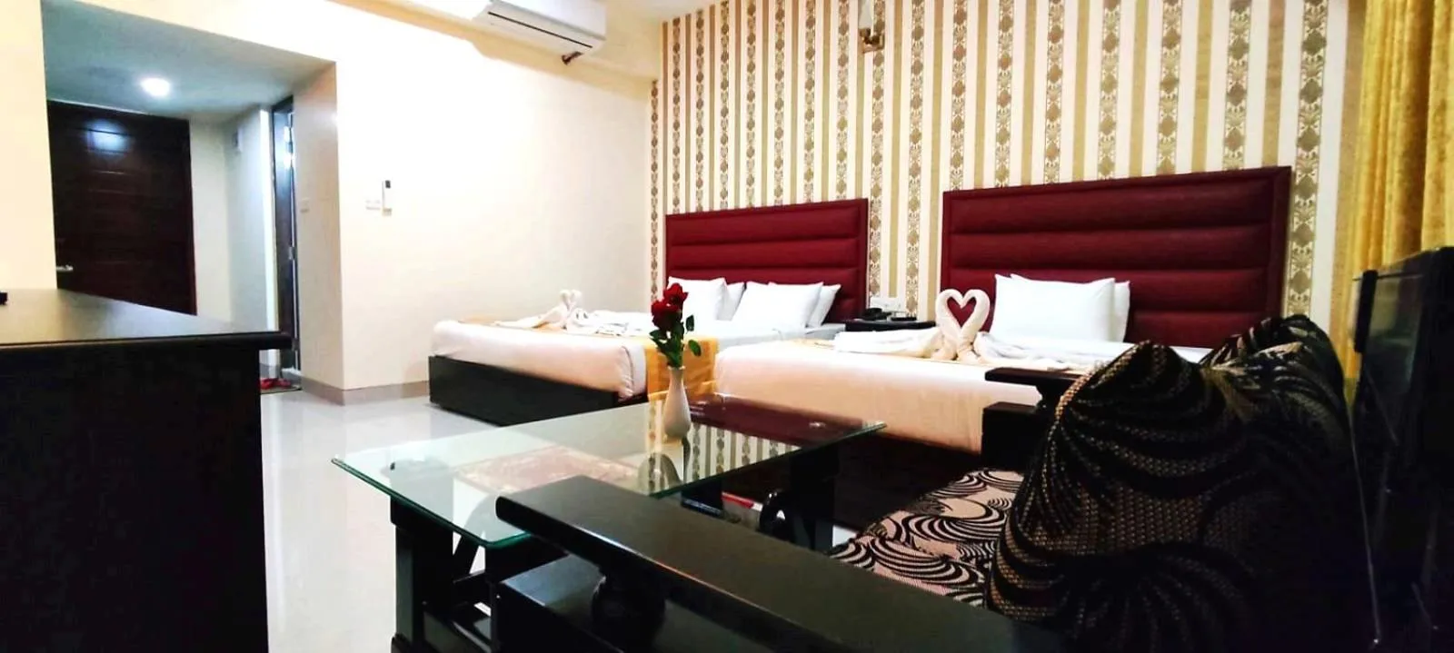 Bed in Grand Mostafa Hotel Ababil