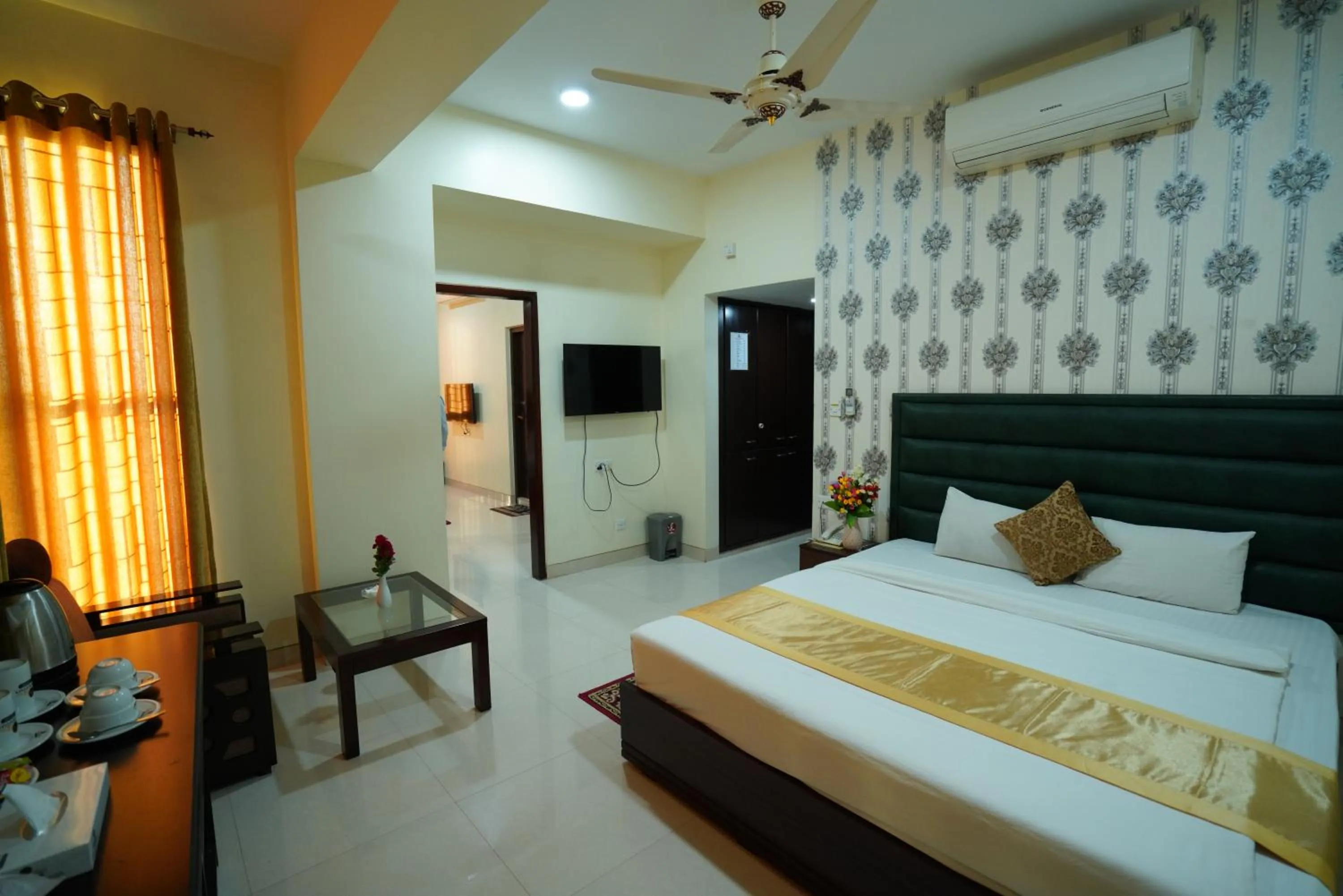 Bed in Grand Mostafa Hotel Ababil