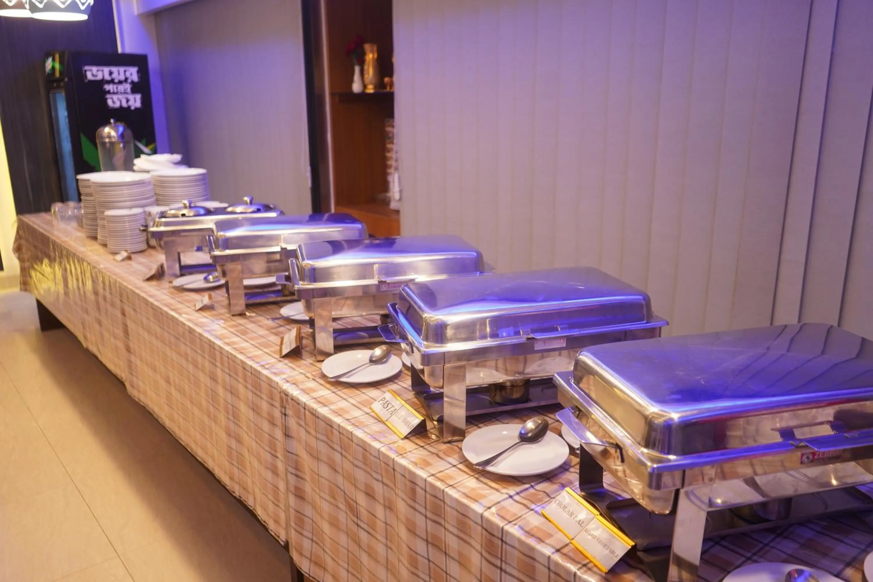 Restaurant/places to eat in Grand Mostafa Hotel Ababil