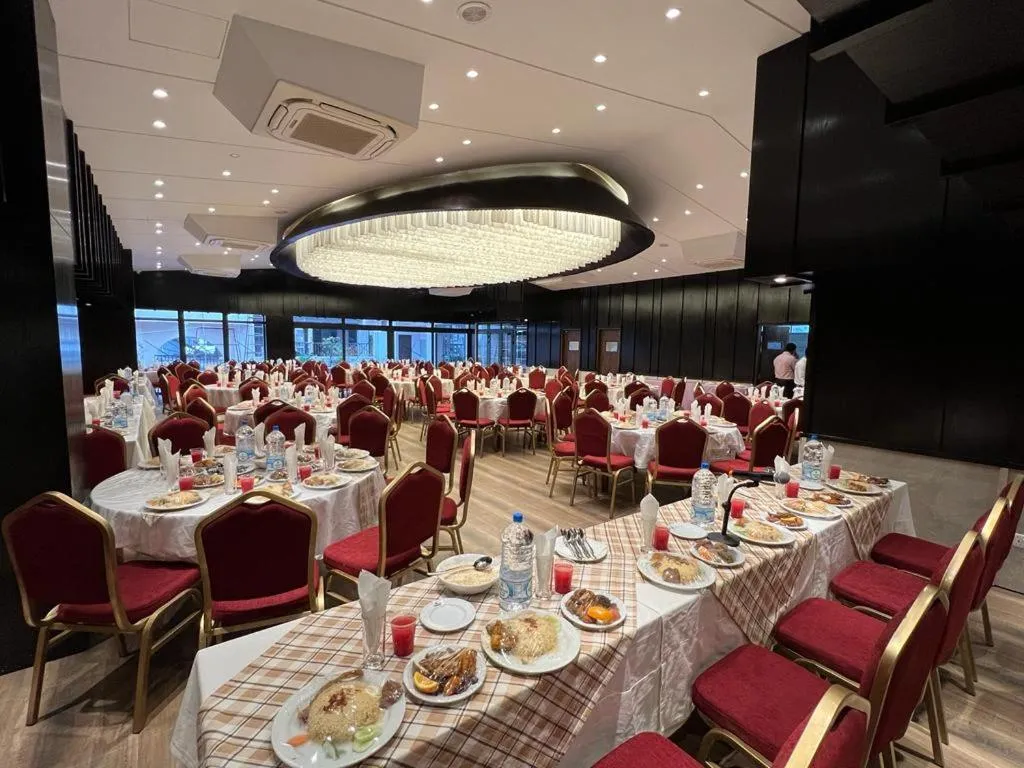 Restaurant/places to eat in Grand Mostafa Hotel Ababil