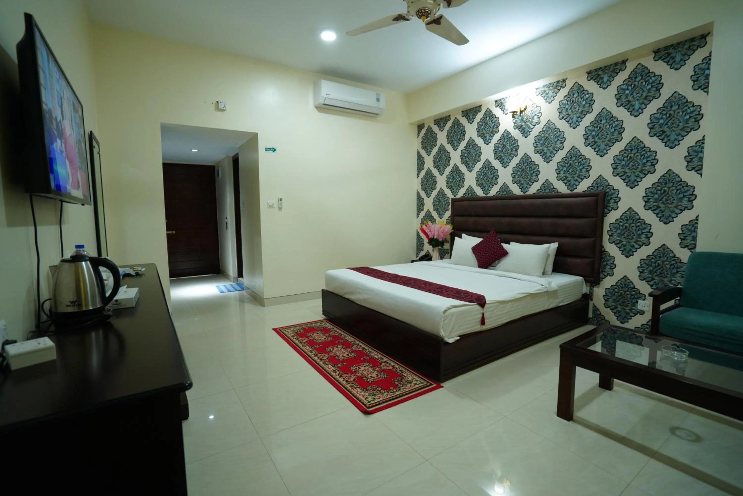 Bed in Grand Mostafa Hotel Ababil