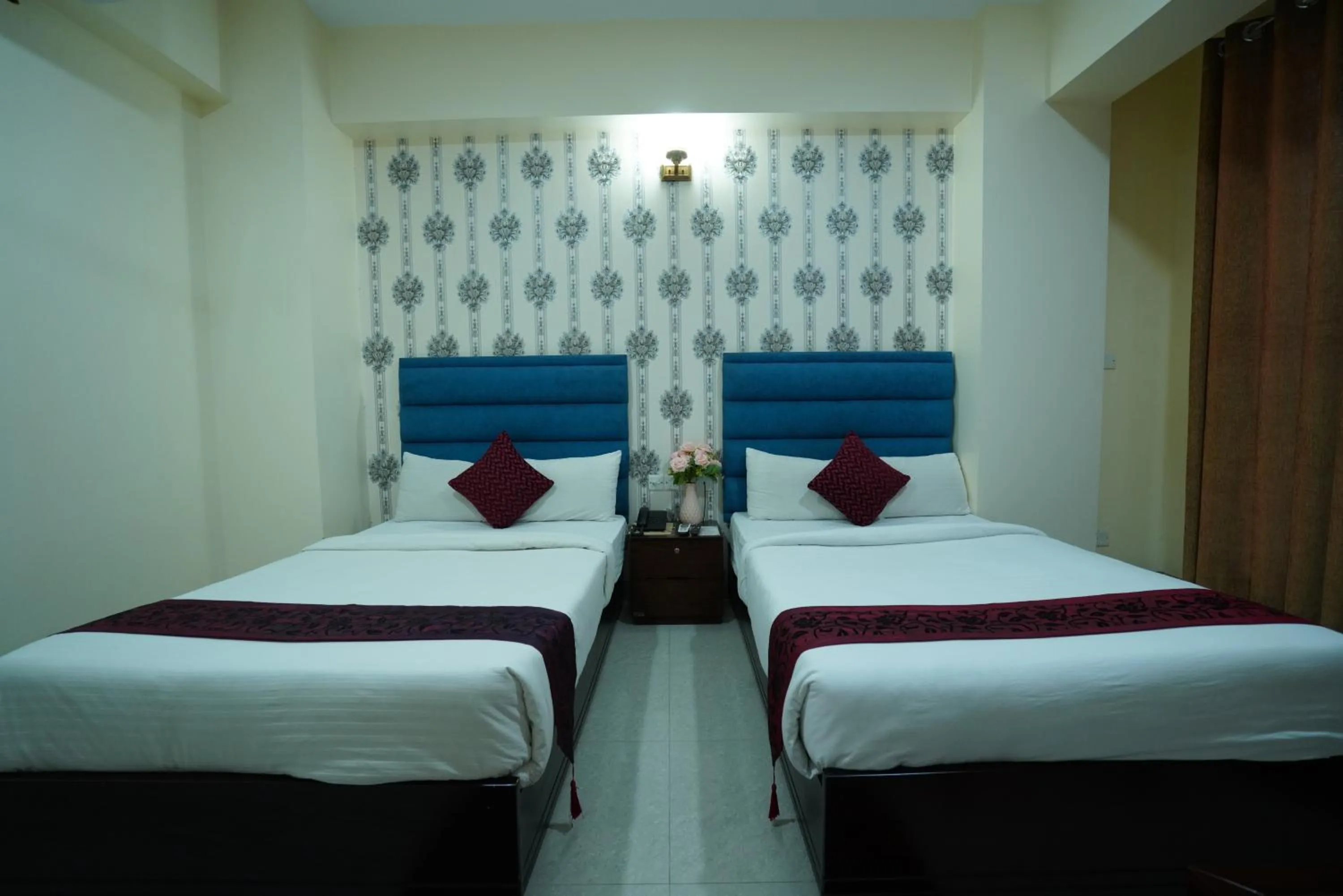 Bed in Grand Mostafa Hotel Ababil