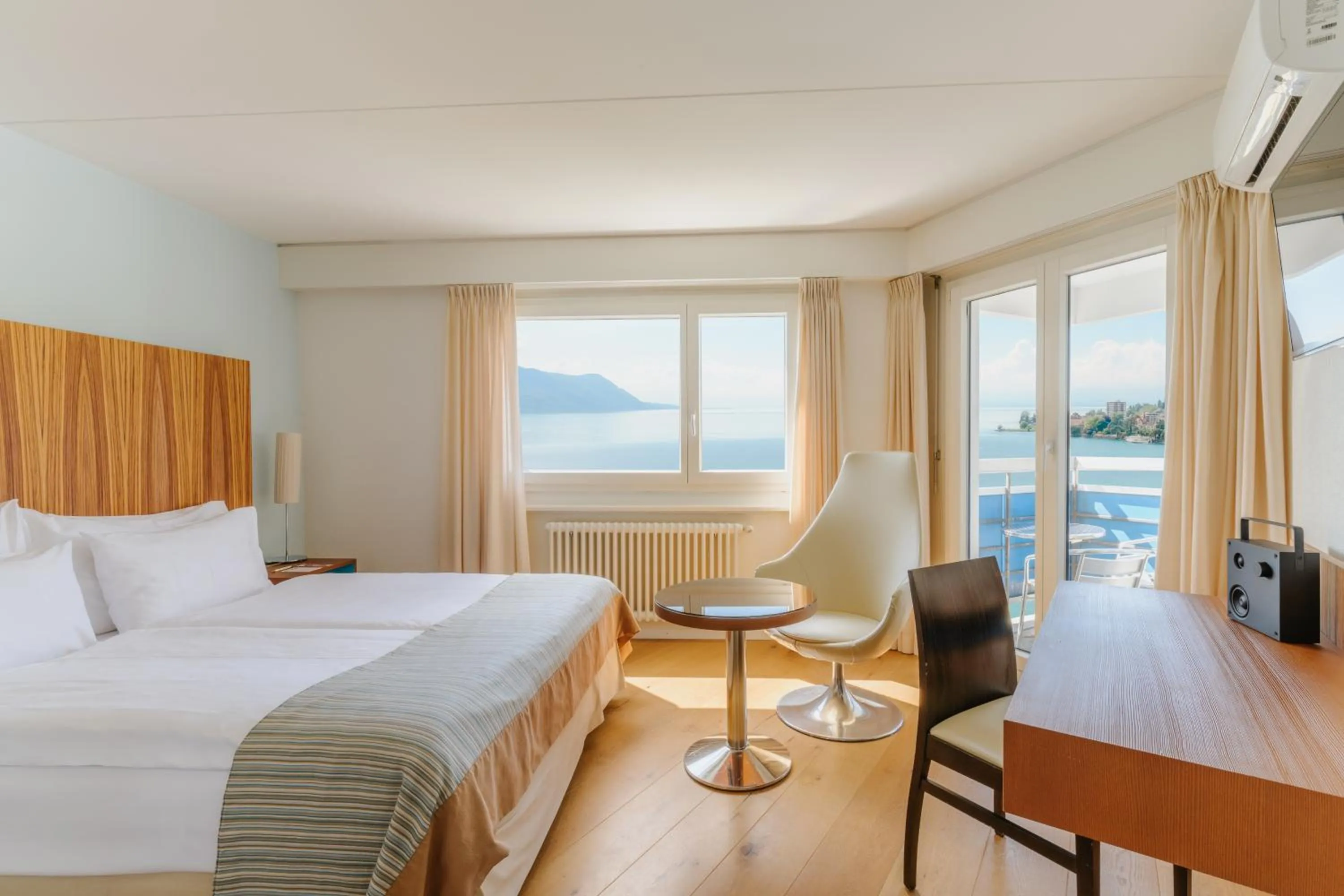 Bedroom, Bed in Hotel Mona