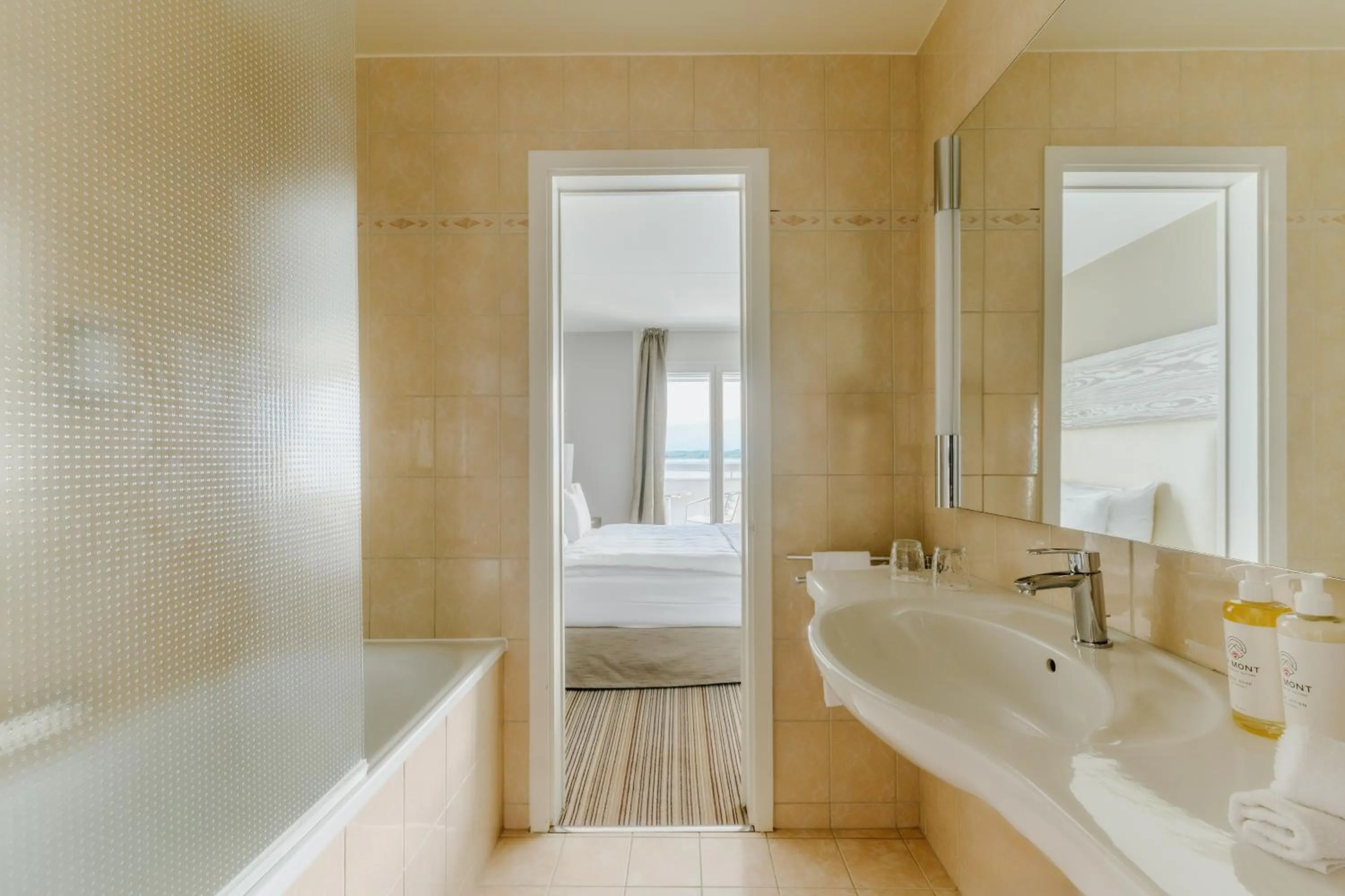 Bathroom in Hotel Mona