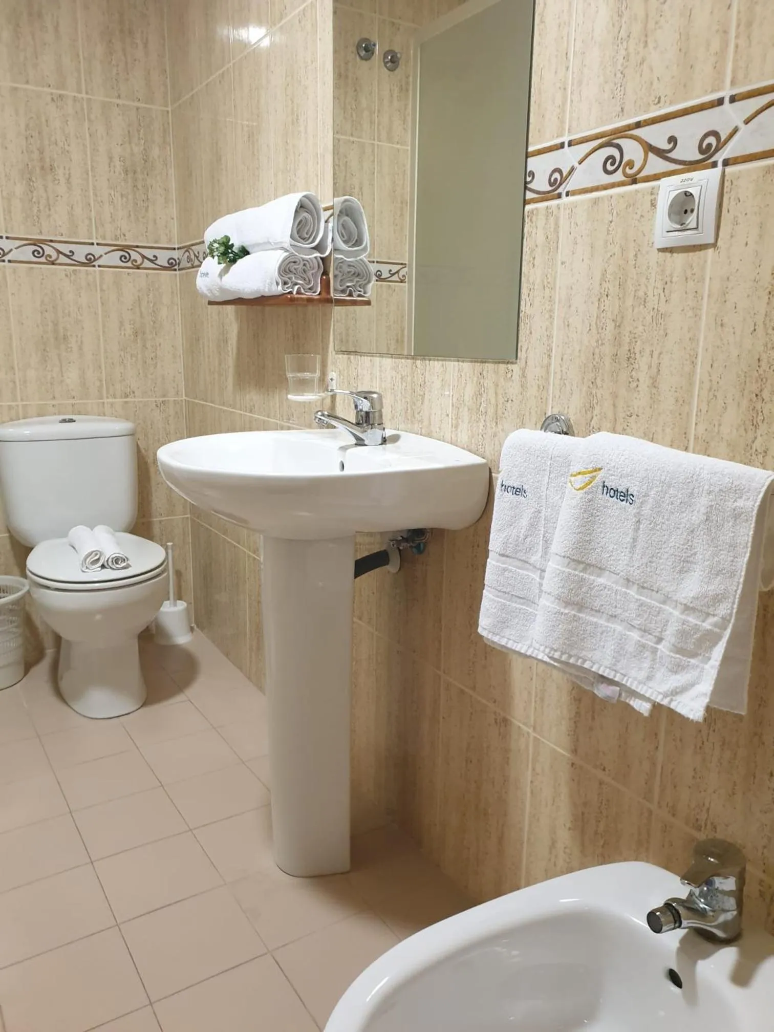 Bathroom in Hotel M5 Valencia Aeropuerto