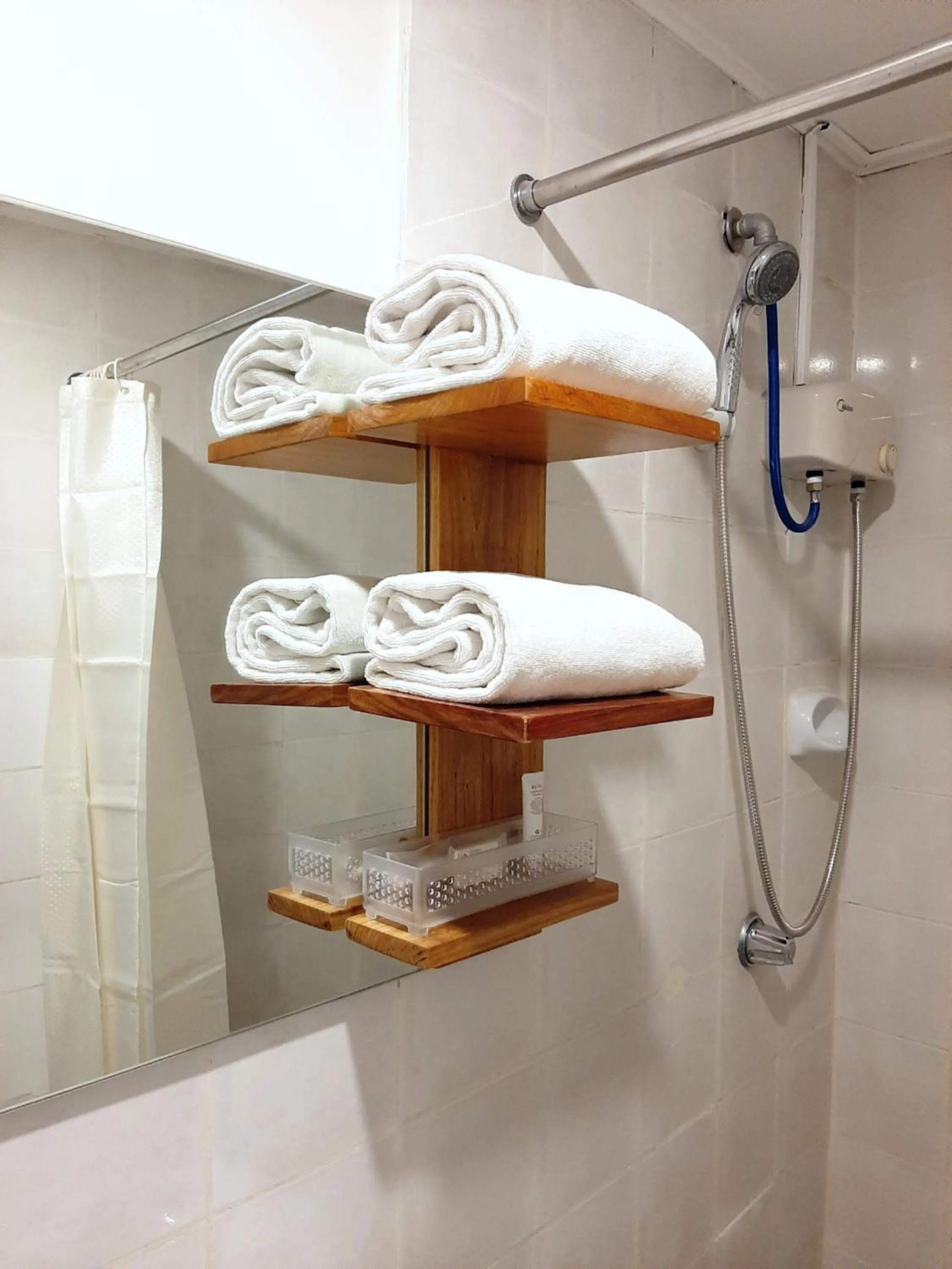 Shower in Anex Hotel near US Embassy