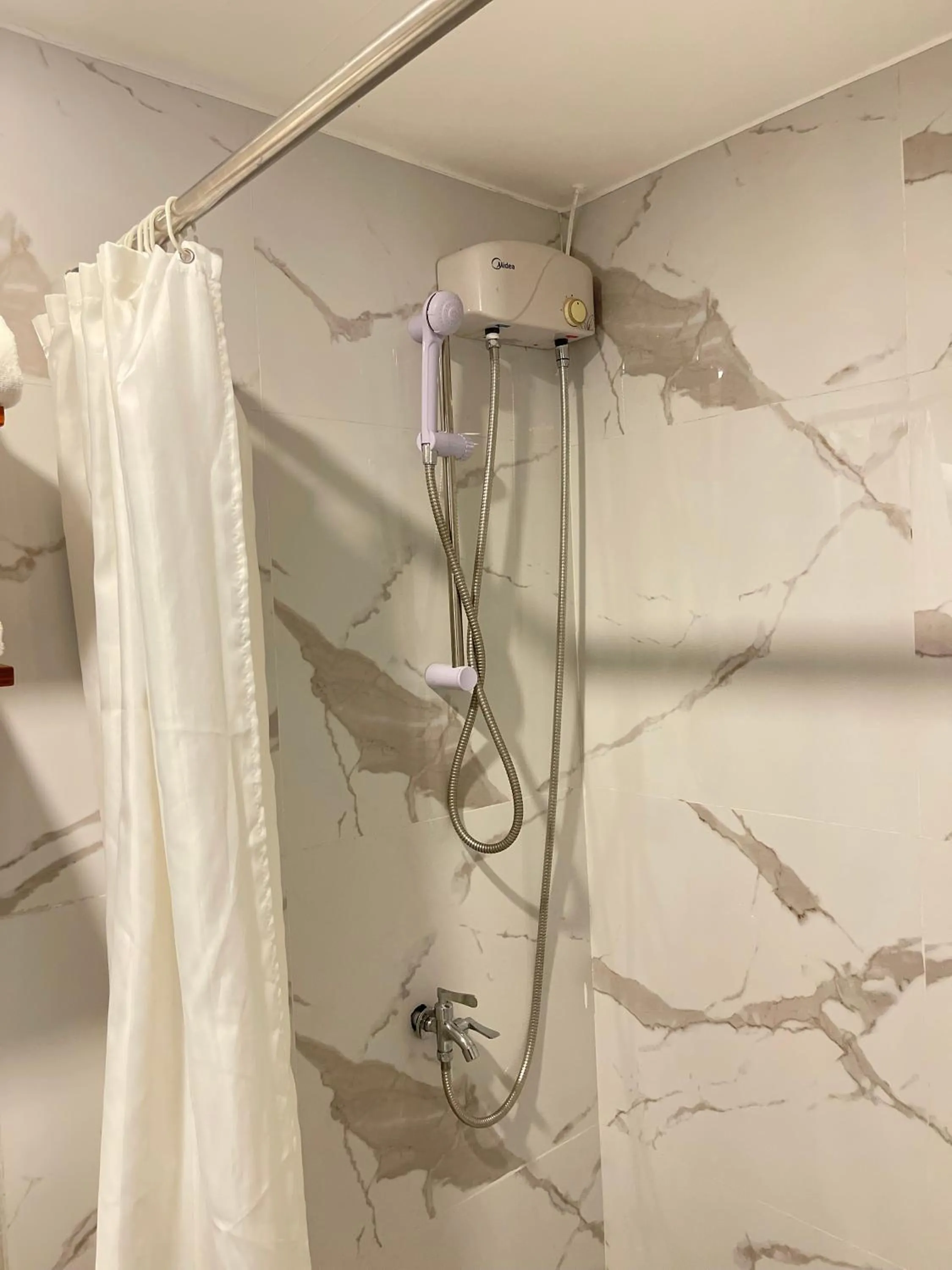 Shower in Anex Hotel near US Embassy