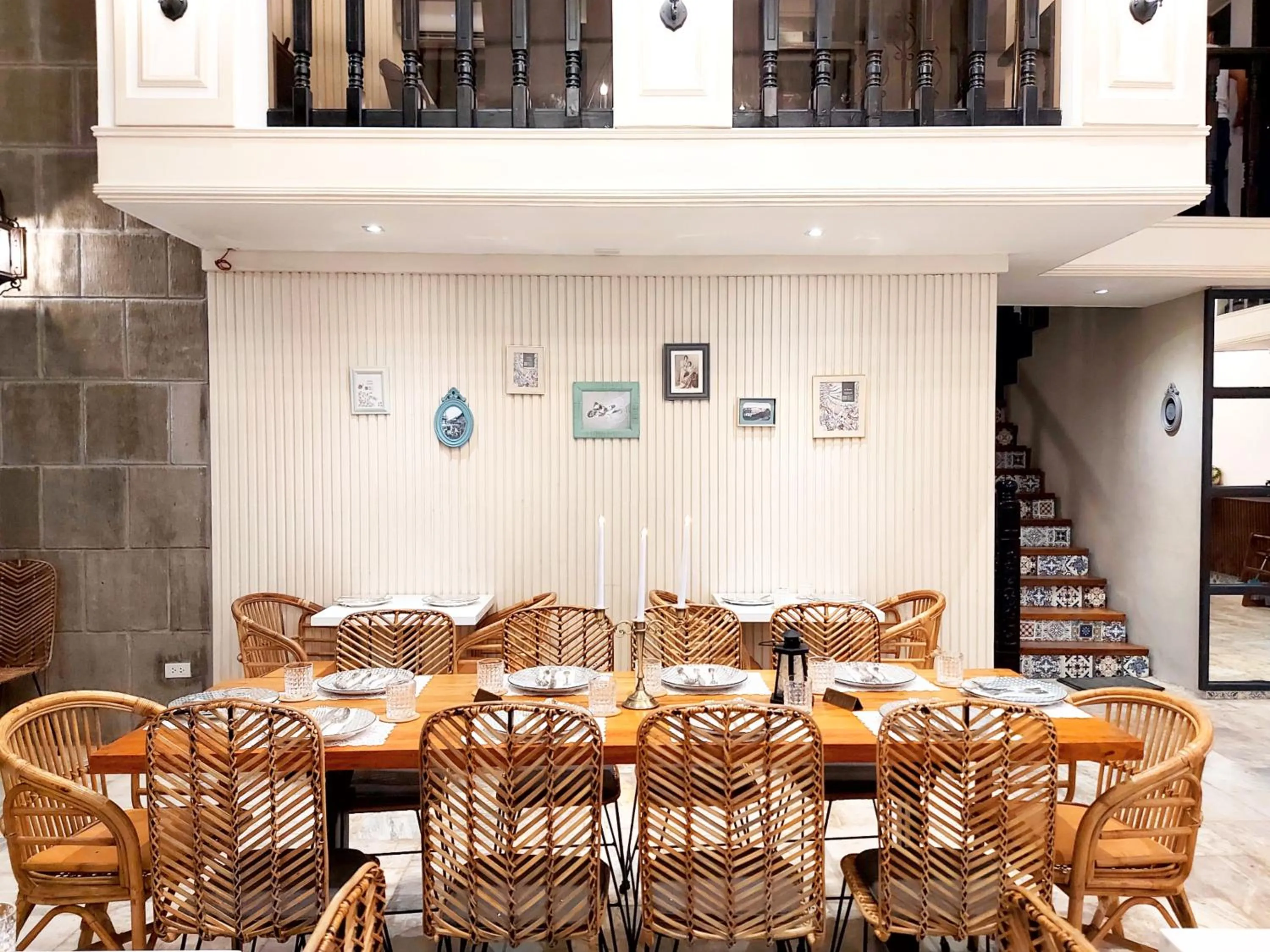 Restaurant/places to eat in Anex Hotel near US Embassy