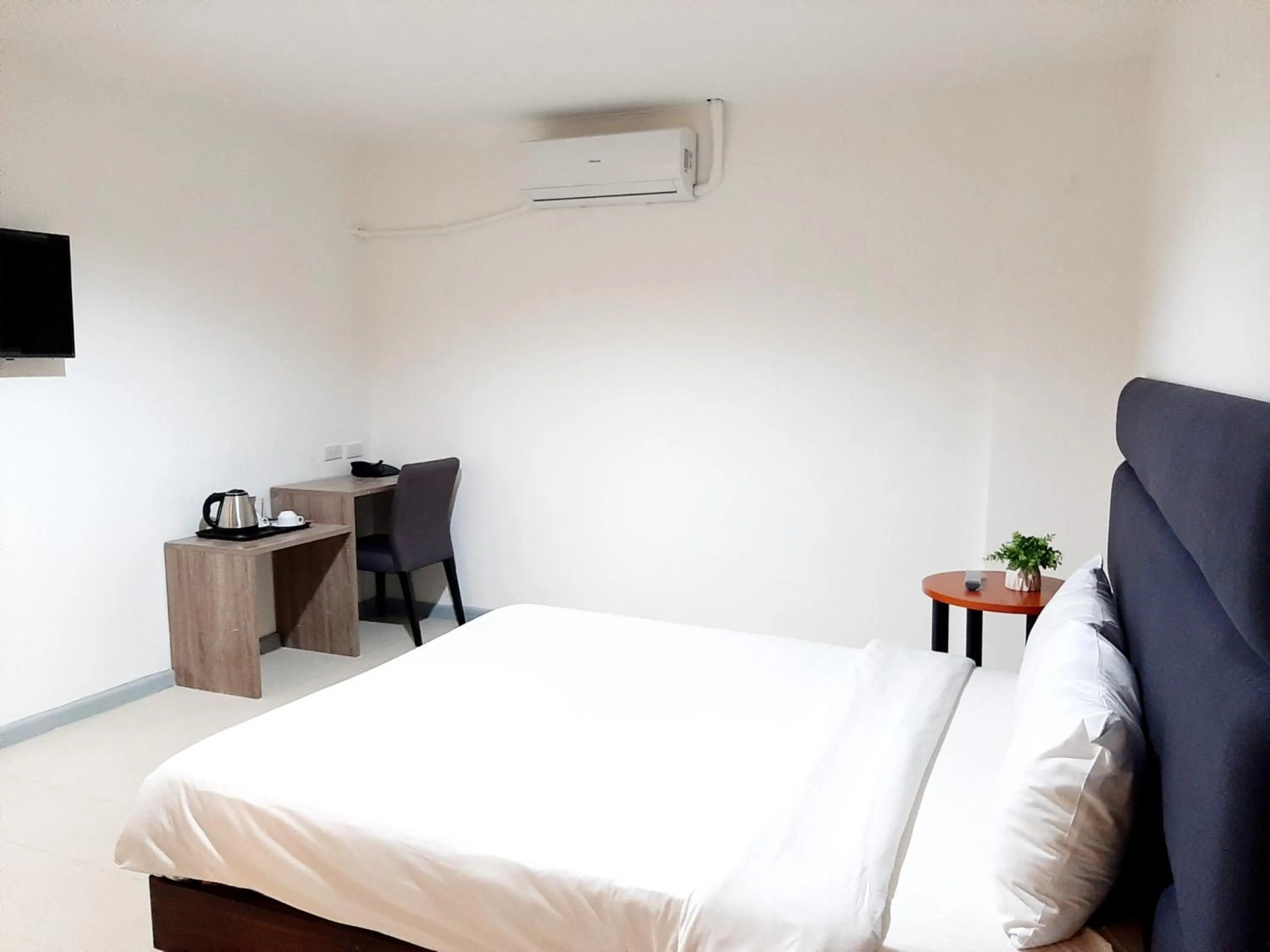 Bed in Anex Hotel near US Embassy