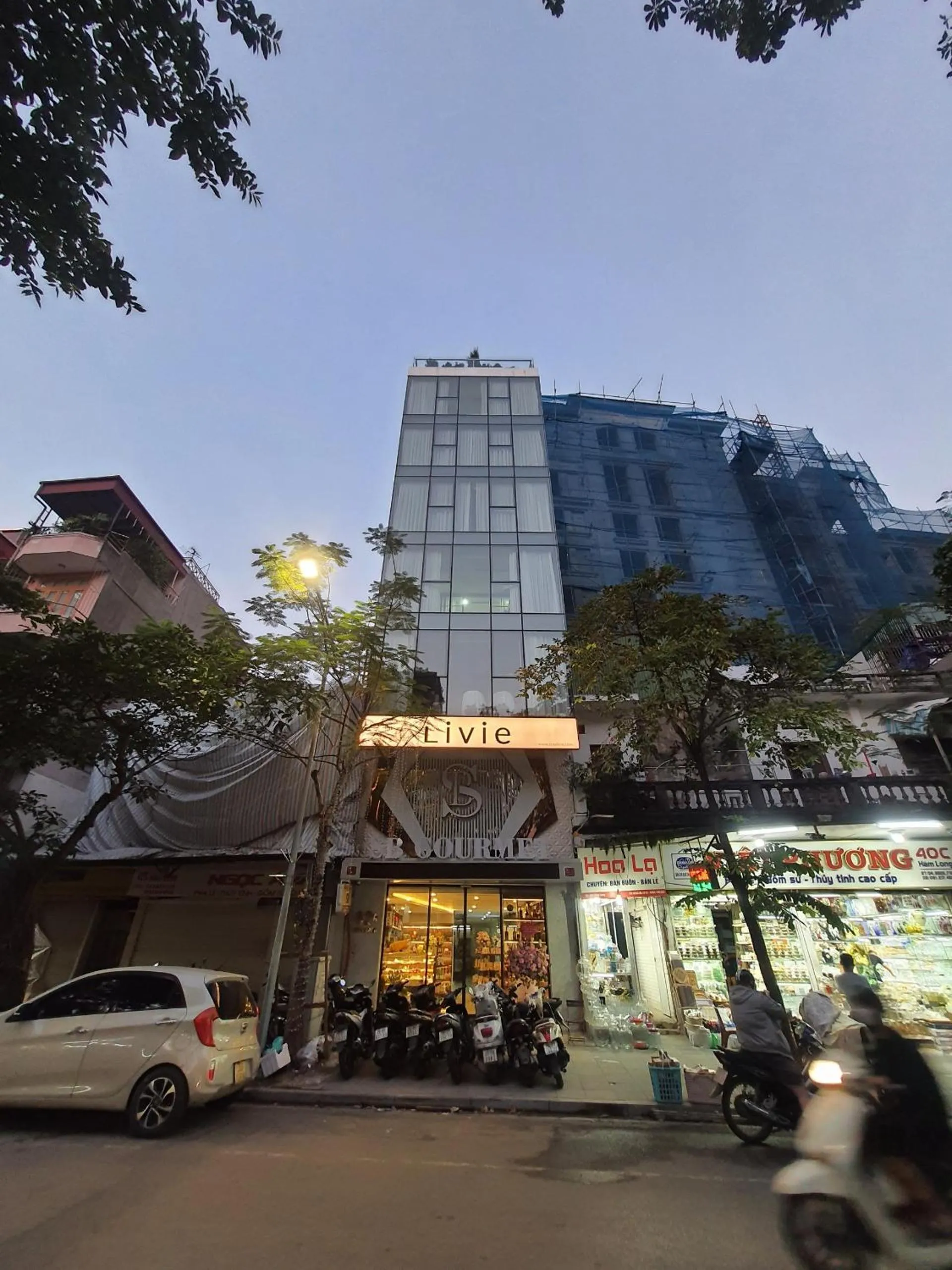 Property building in LIVIE Hanoi Ham Long