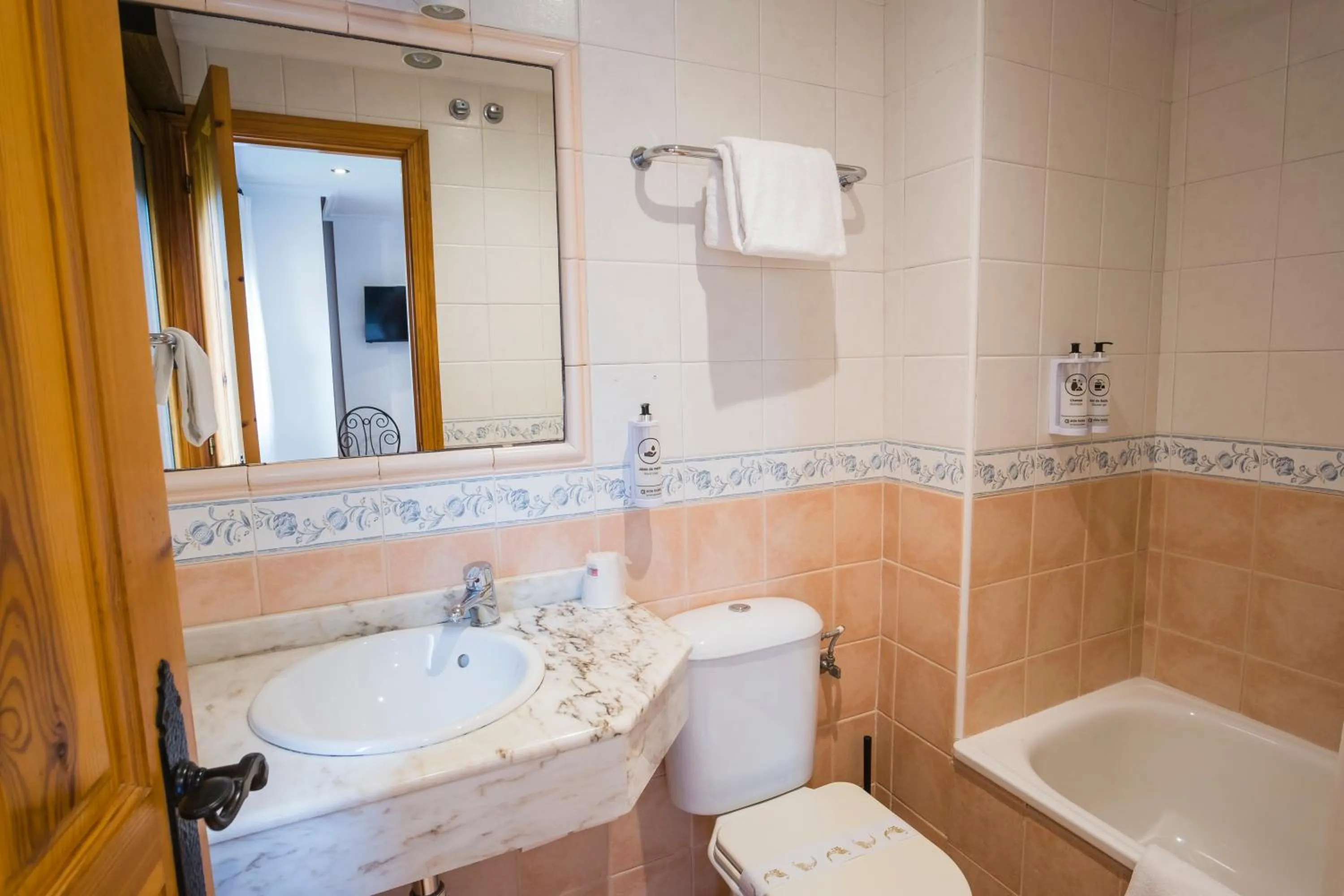 Bathroom in Hotel Alda Puerto Calderón
