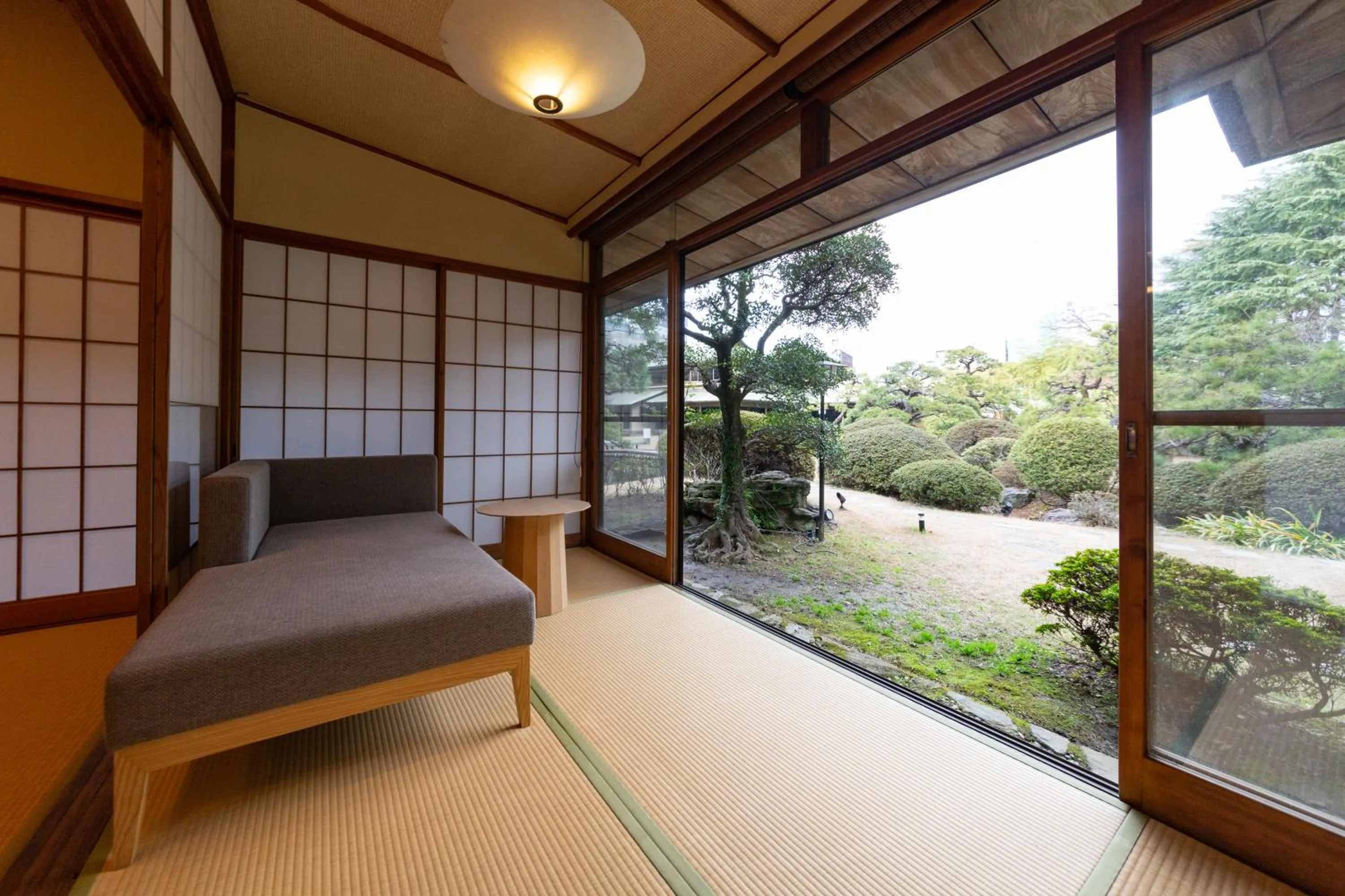 View (from property/room), Bed in Suisui Garden Ryokan (in the Art Hotel Kokura New Tagawa)