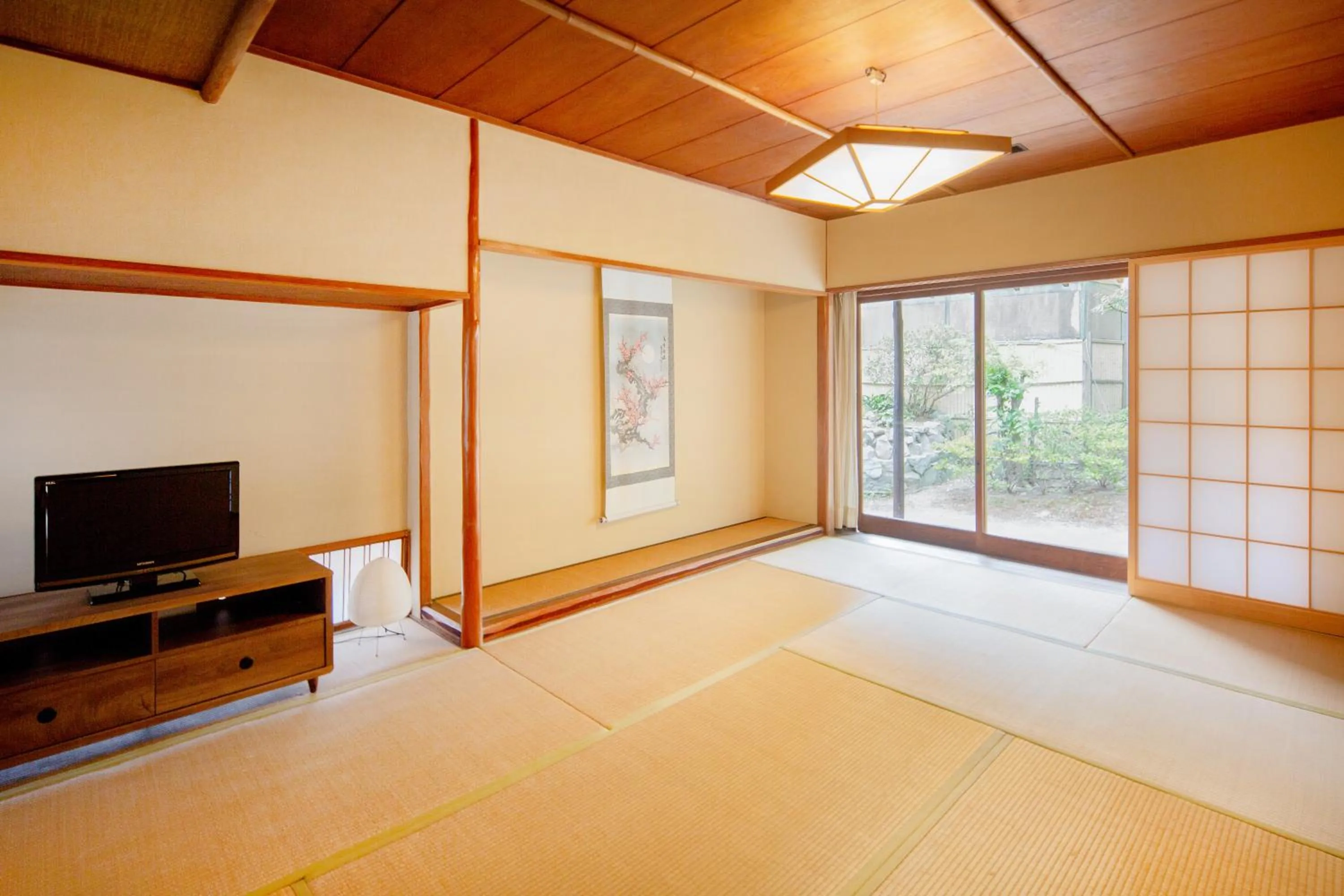 Photo of the whole room, Bed in Suisui Garden Ryokan (in the Art Hotel Kokura New Tagawa)