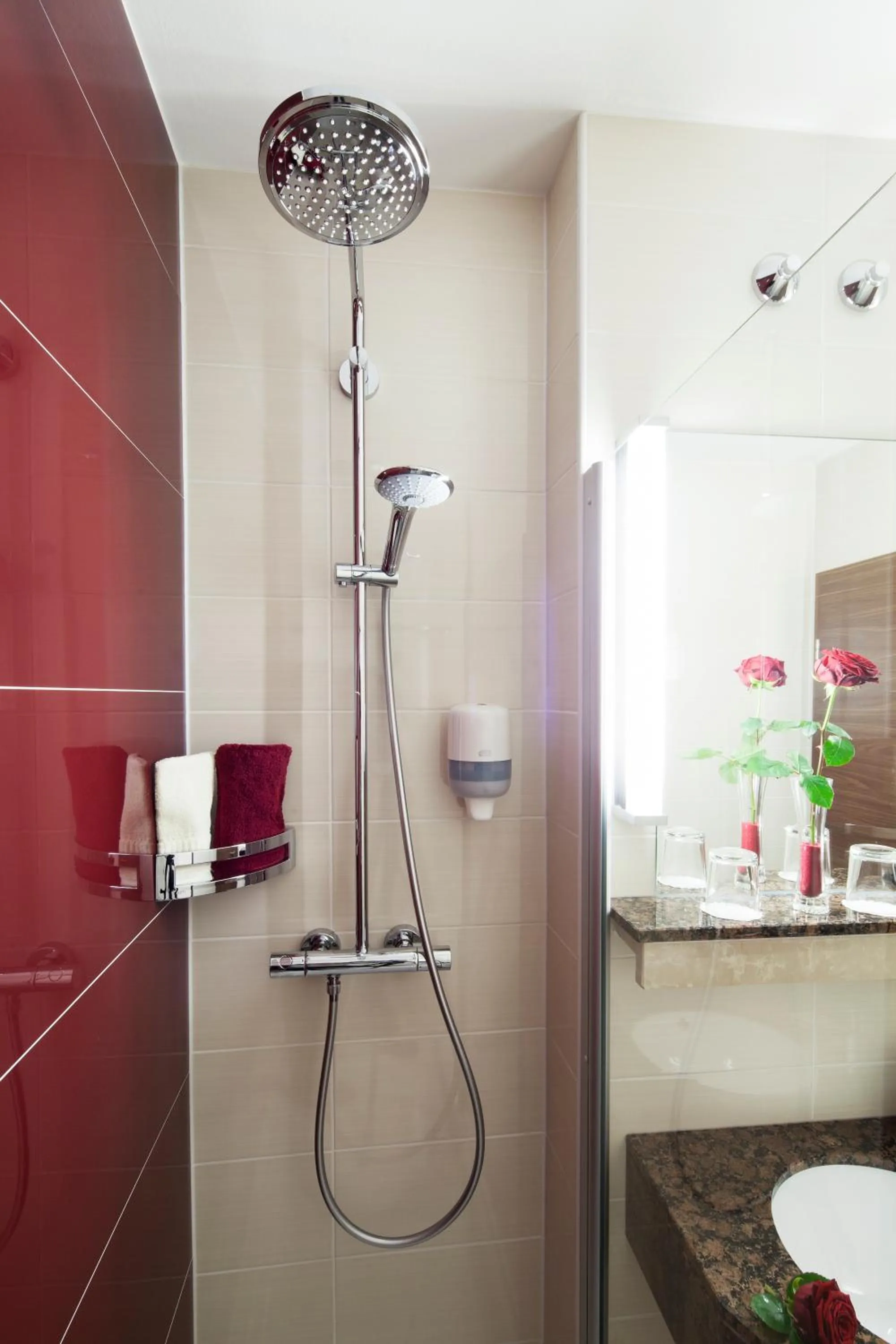 Shower in ZELLER's Quartier