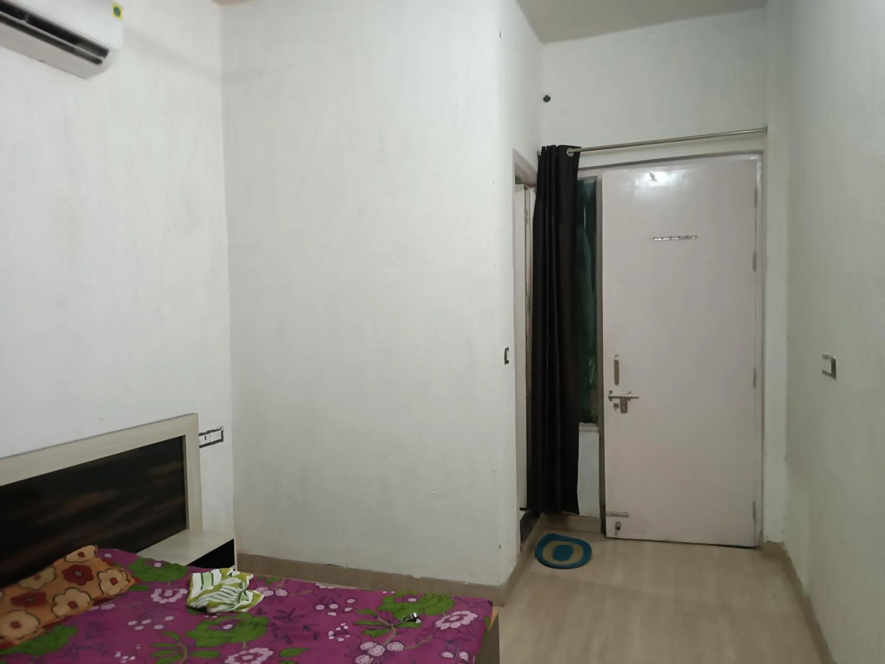 Bed in Hotel Alveera