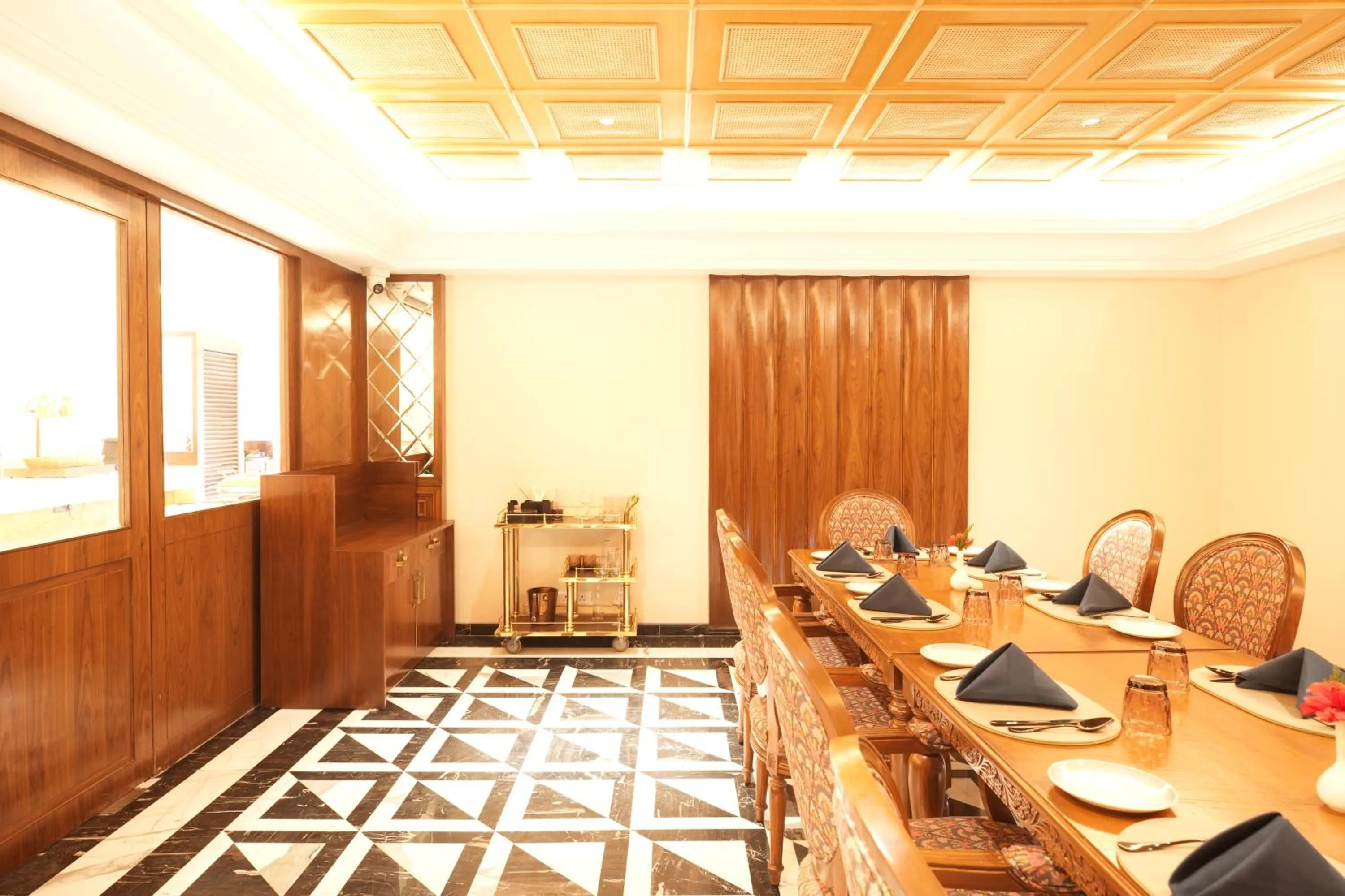 Restaurant/places to eat in Sayaji Resorts & Spa Udaipur