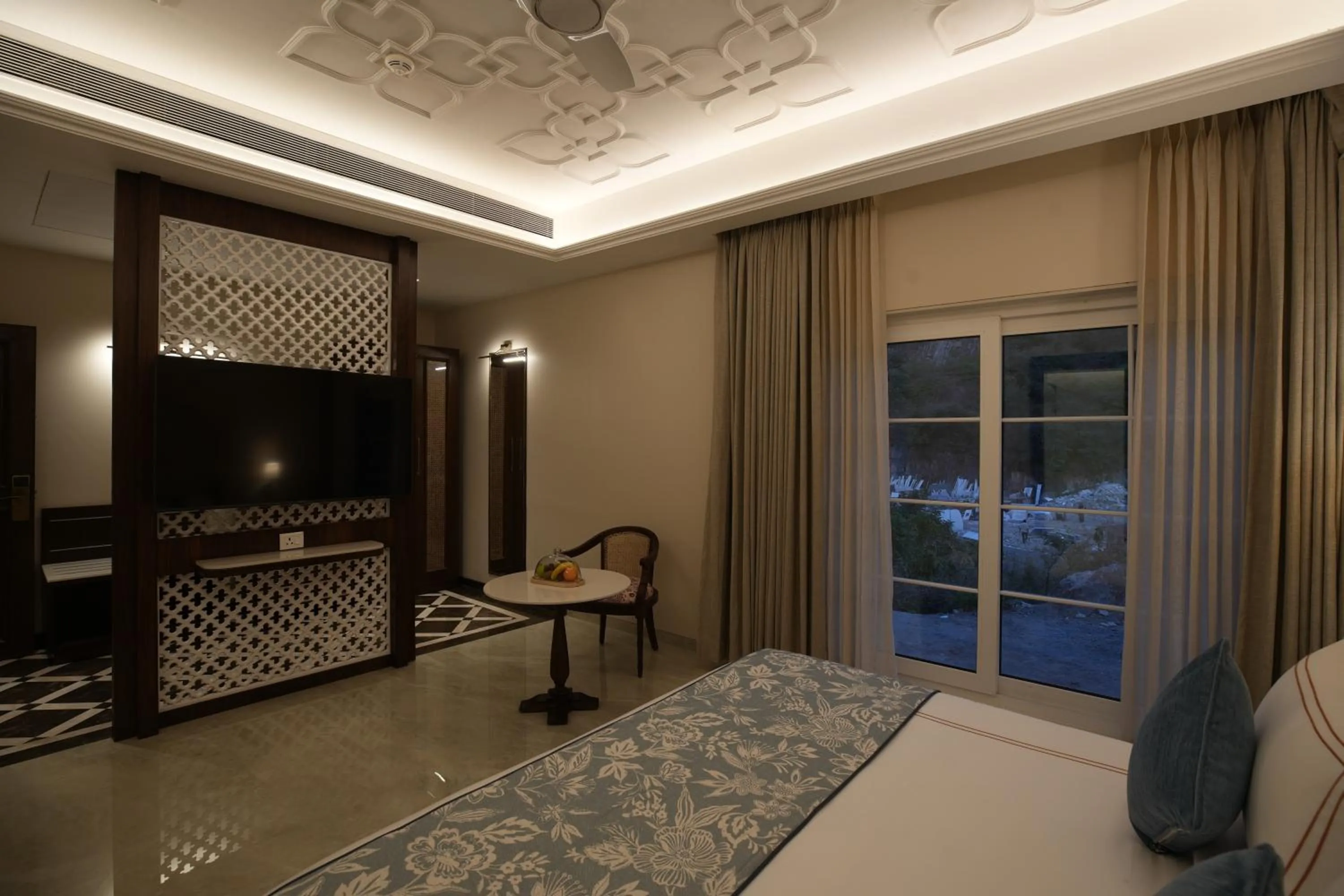 Bed in Sayaji Resorts & Spa Udaipur