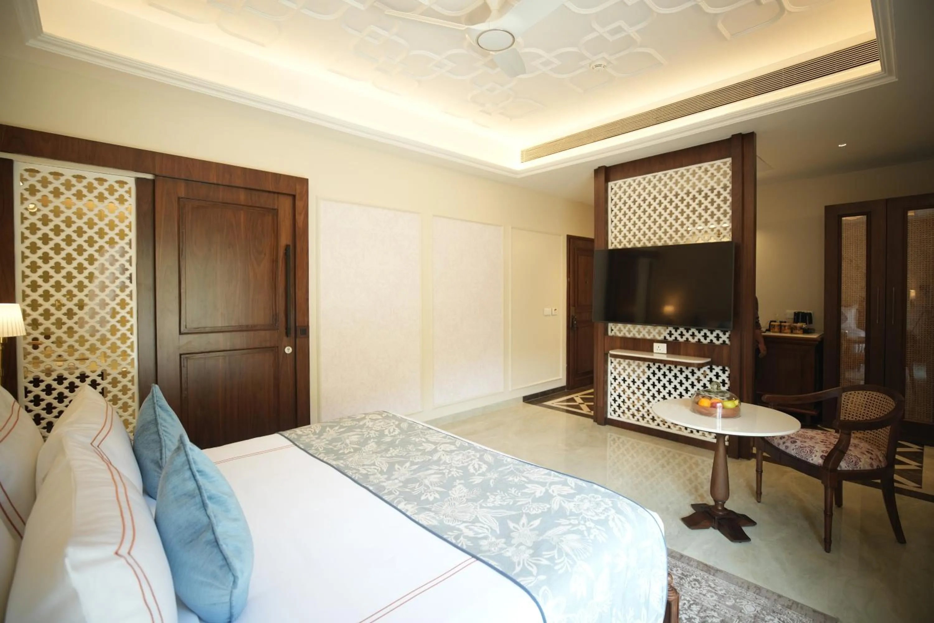 Bed in Sayaji Resorts & Spa Udaipur