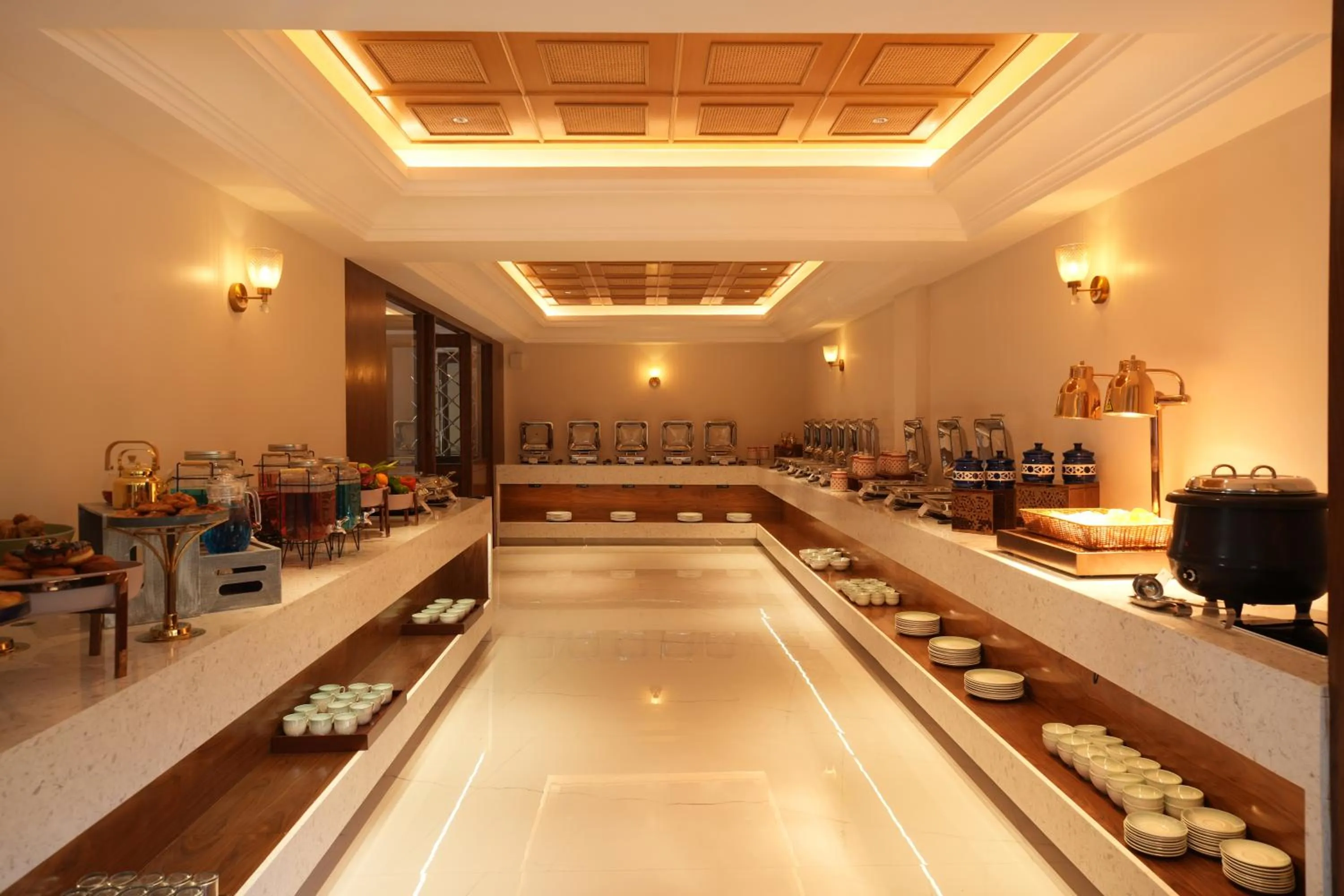 Restaurant/places to eat in Sayaji Resorts & Spa Udaipur