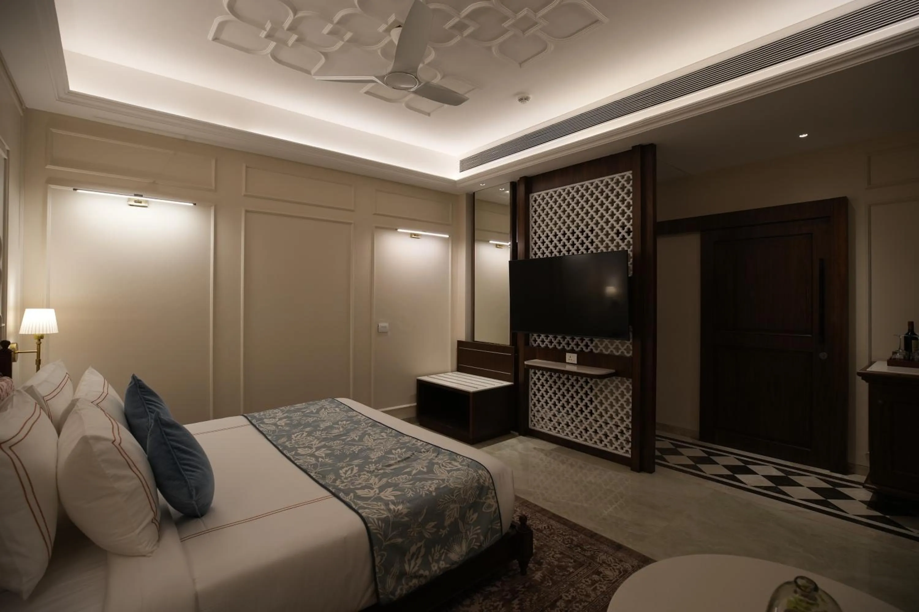 Bed in Sayaji Resorts & Spa Udaipur