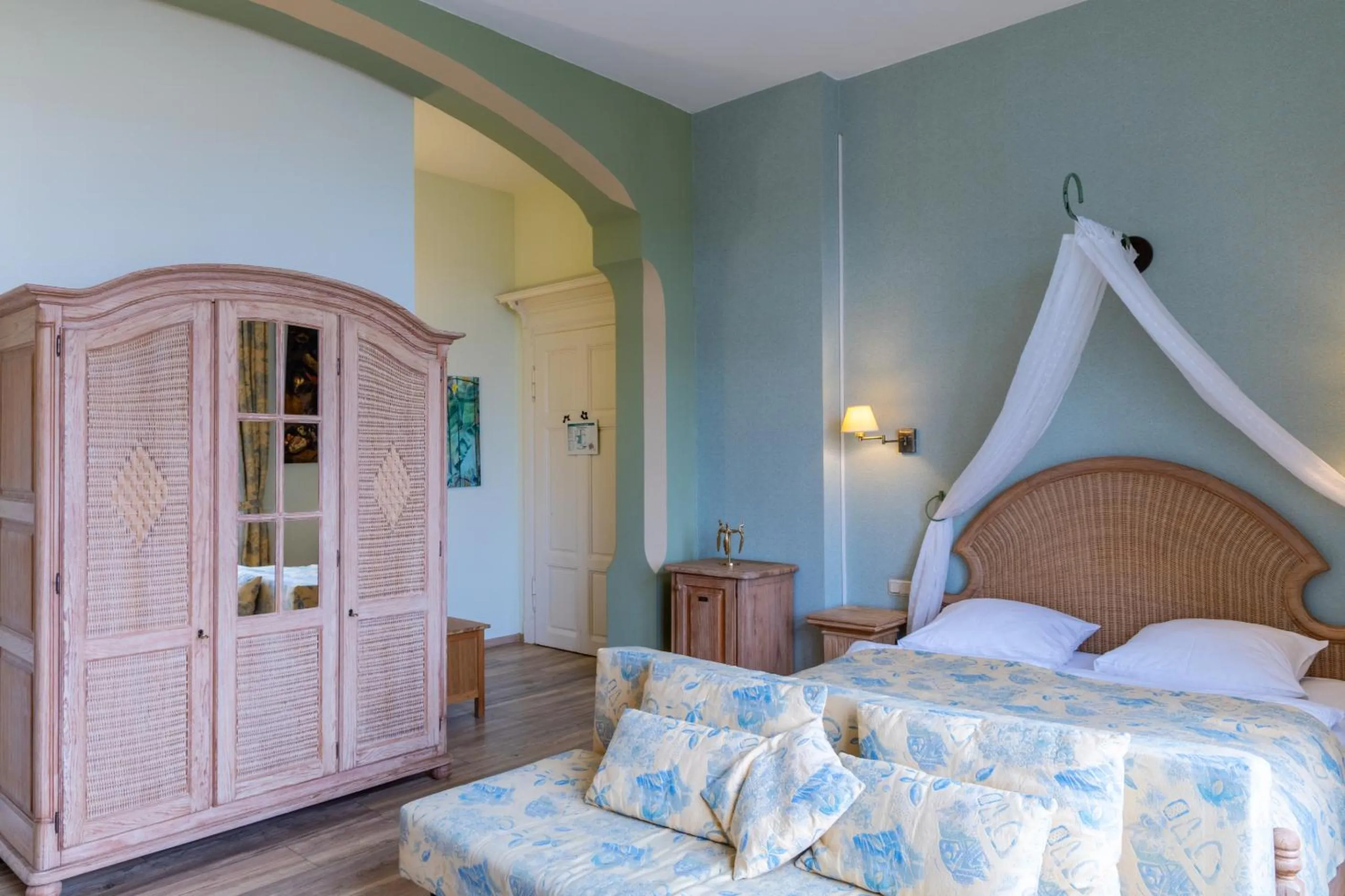 Photo of the whole room, Bed in Schlossberg-Hotel Garni