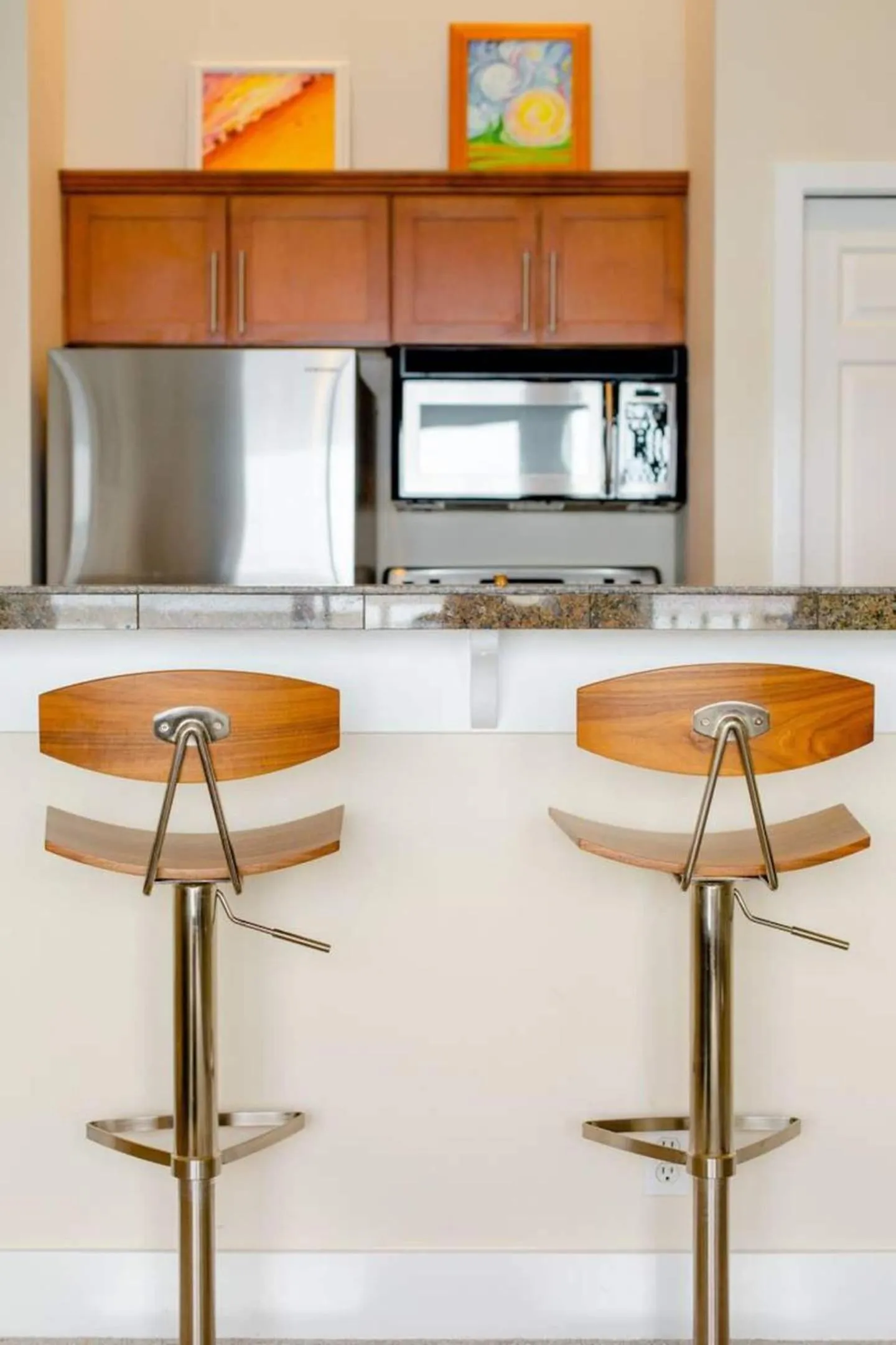 Kitchen or kitchenette in Top Floor Water View Oasis near Space Needle & Cruise